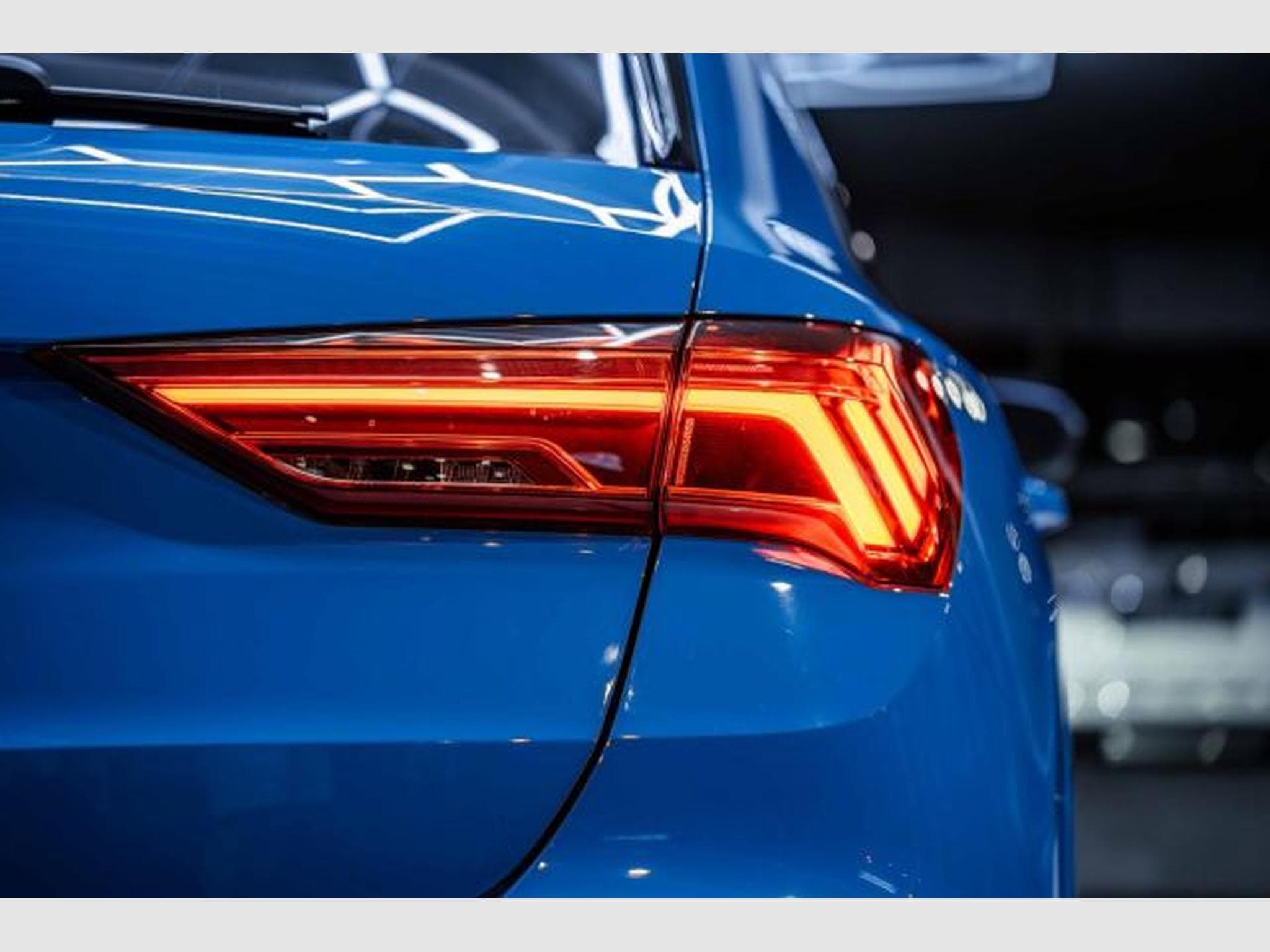 Audi Q3 Q3 2.0 TDI S-tronic S-Line NAVI LED PDC VIRTUAL (2022) - Photo 14