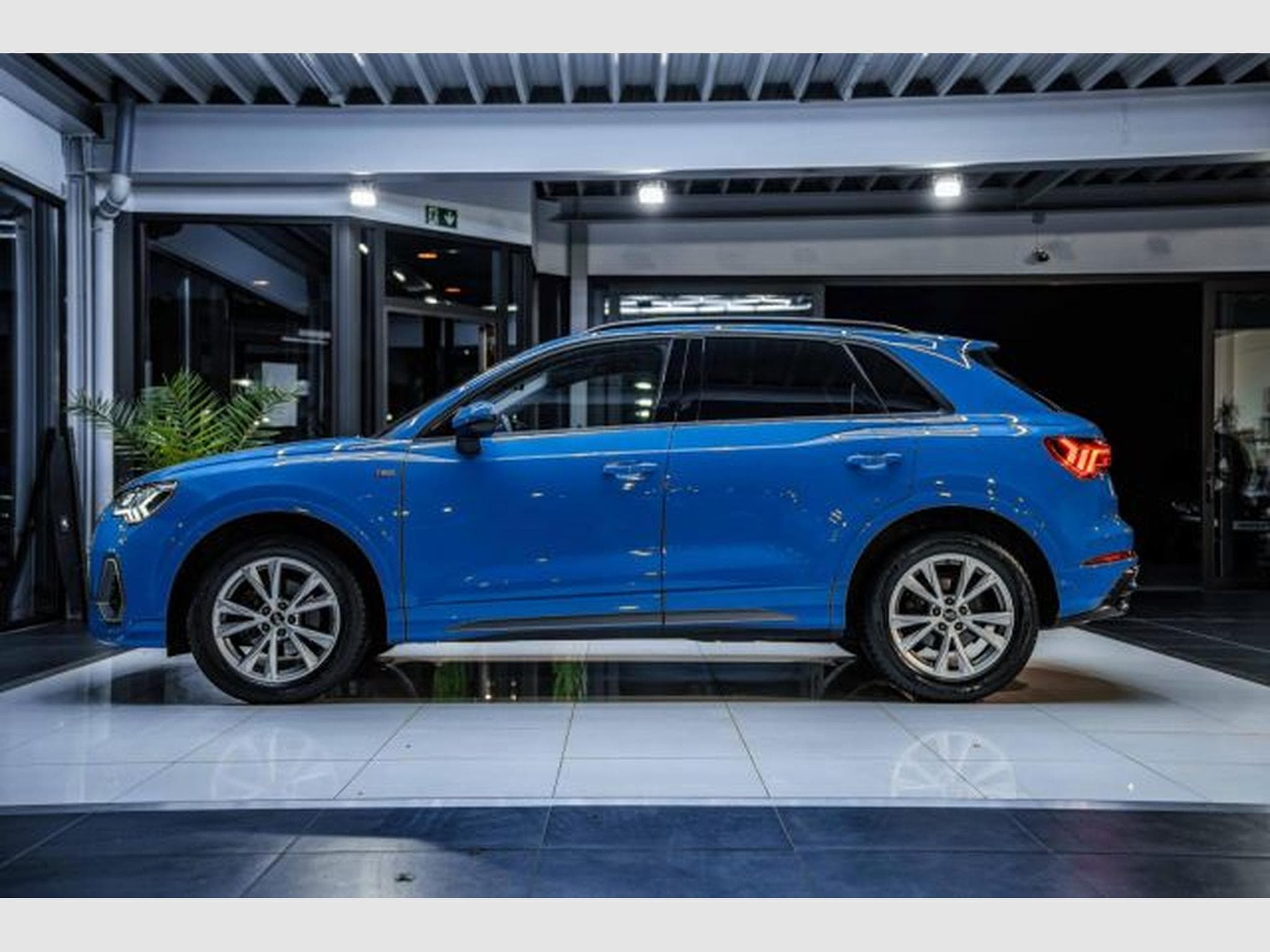 Audi Q3 Q3 2.0 TDI S-tronic S-Line NAVI LED PDC VIRTUAL (2022) - Photo 11