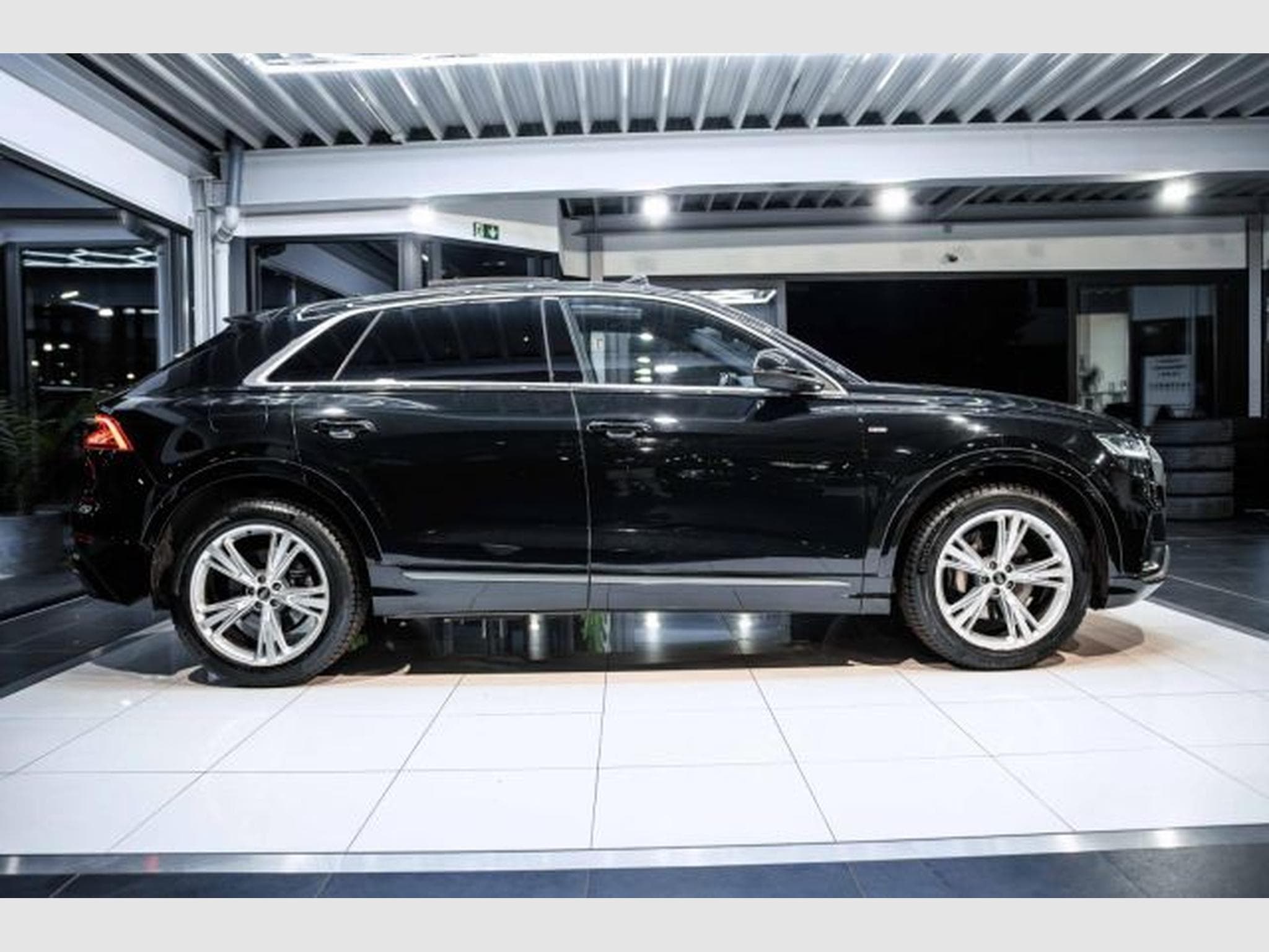 Audi Q8 Q8 3.0 TDI S-Line quattro PANO HD Matrix 21 Zoll (2023) - Photo 7