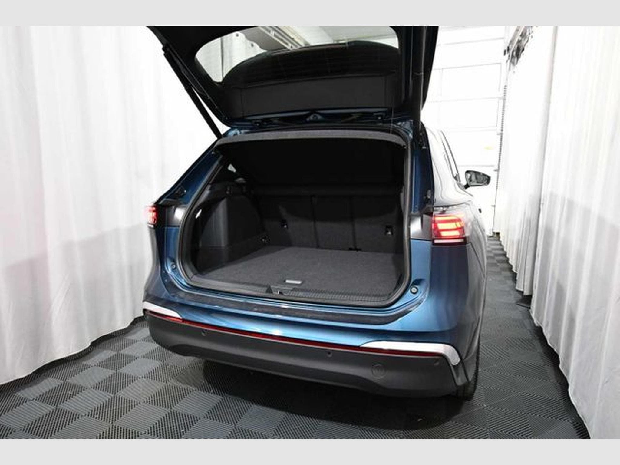 VW Tiguan Tiguan Plug-In-Hybrid 1.5 eHybrid OPF DSG Elegan (2025) - Photo 5