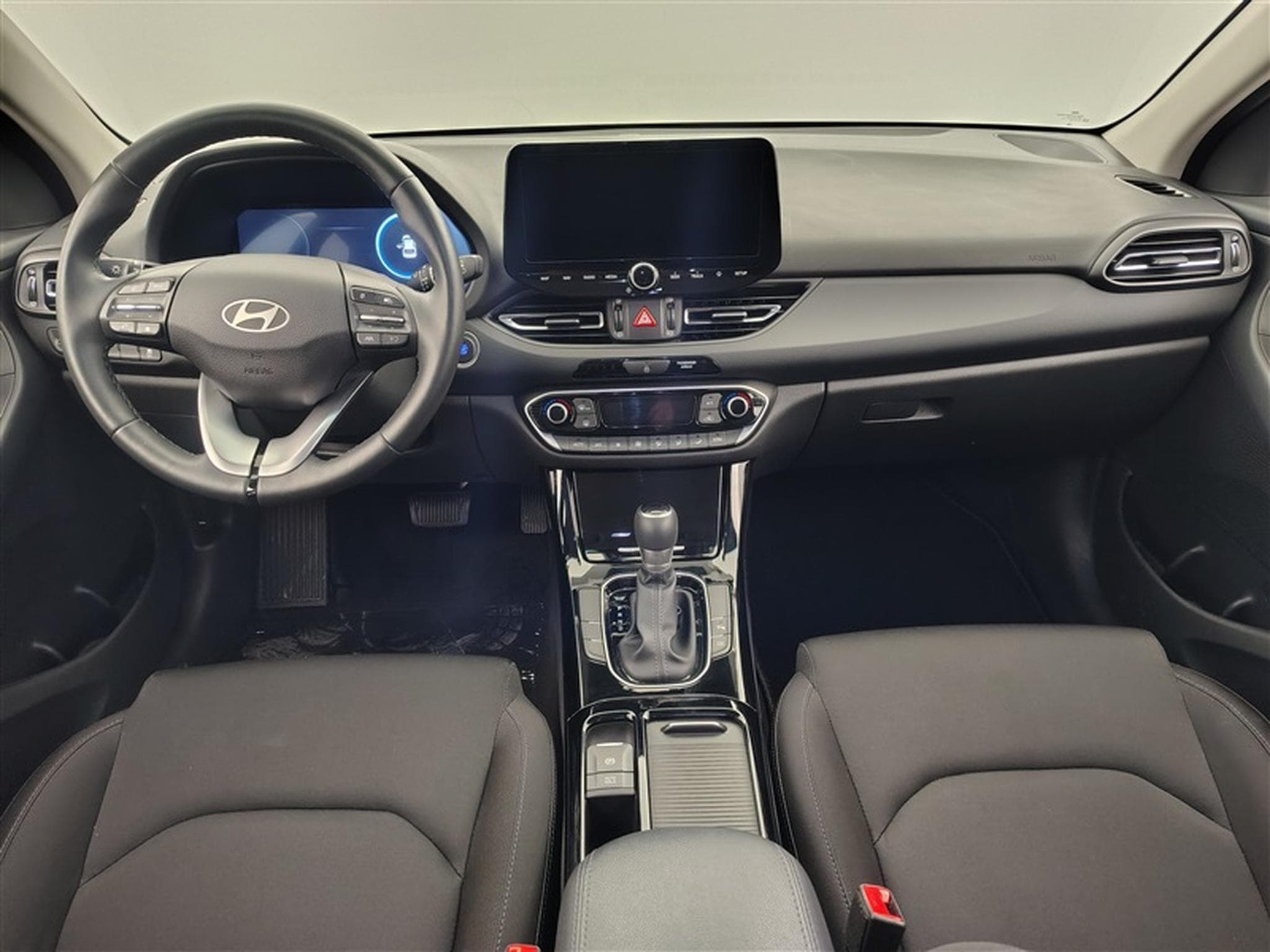 Hyundai i30 1.0 T-GDi Techno DCT NAVI / FULL LED (2024) - Photo 8