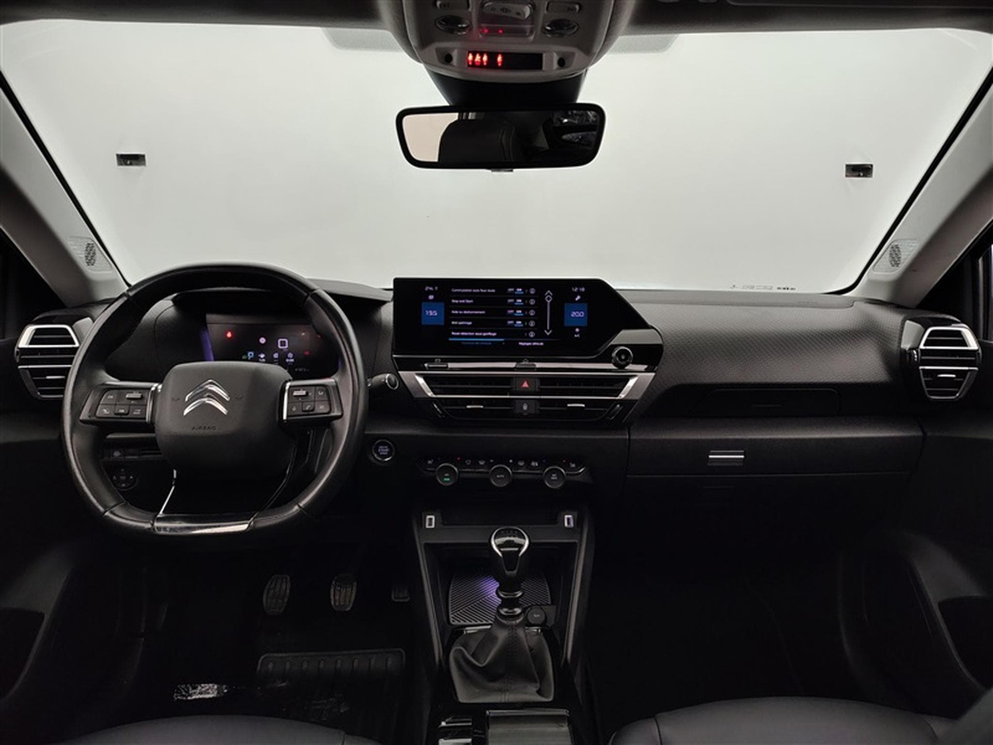 Citroën C4 1.2 PureTech Shine Pack CUIR/NAVI/TO PANO/FULL LED/JA (2022) - Photo 8