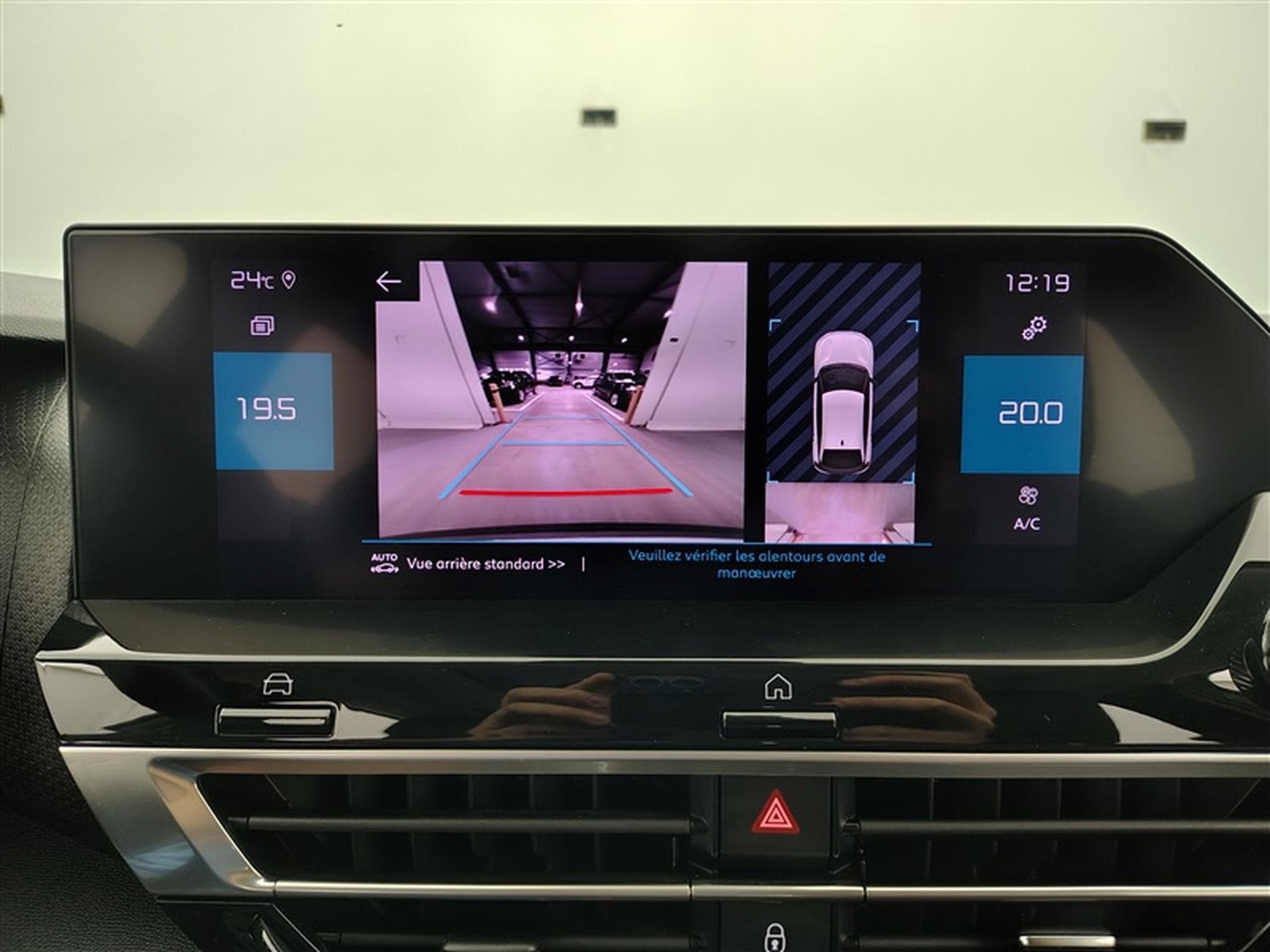 Citroën C4 1.2 PureTech Shine Pack CUIR/NAVI/TO PANO/FULL LED/JA (2022) - Photo 18