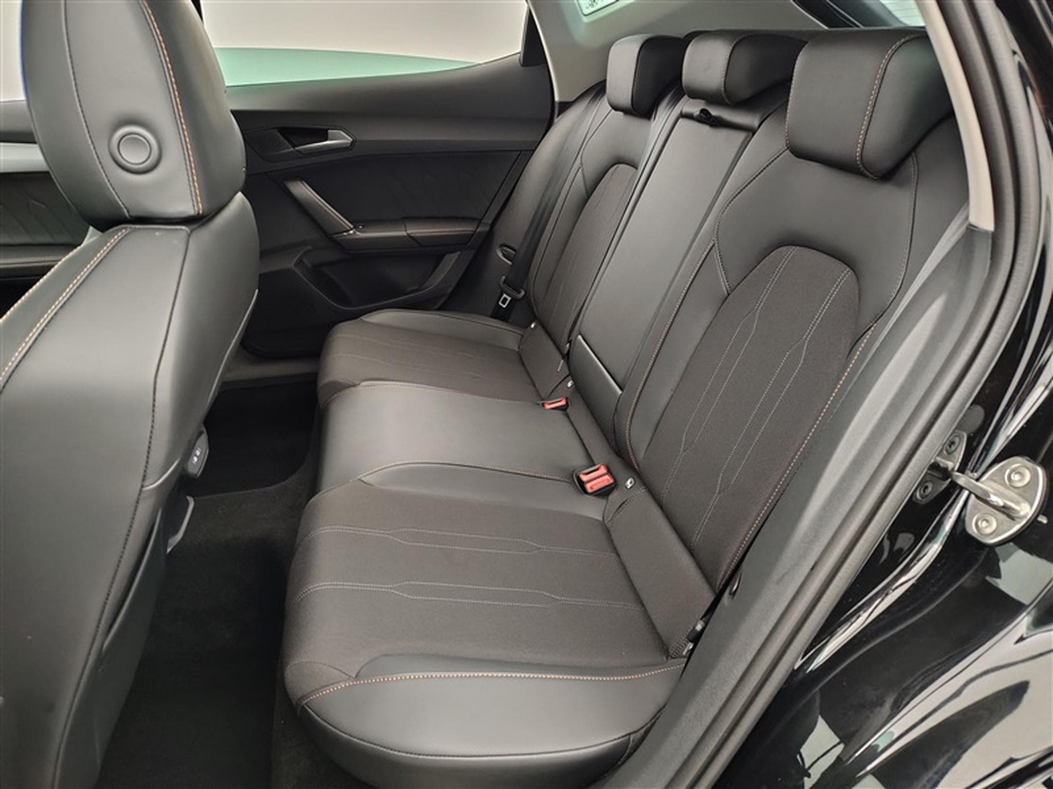 Cupra Formentor 1.5 TSI 150Cv DSG S-CUIR / FULL LED / PDC / ALU (2024) - Photo 13