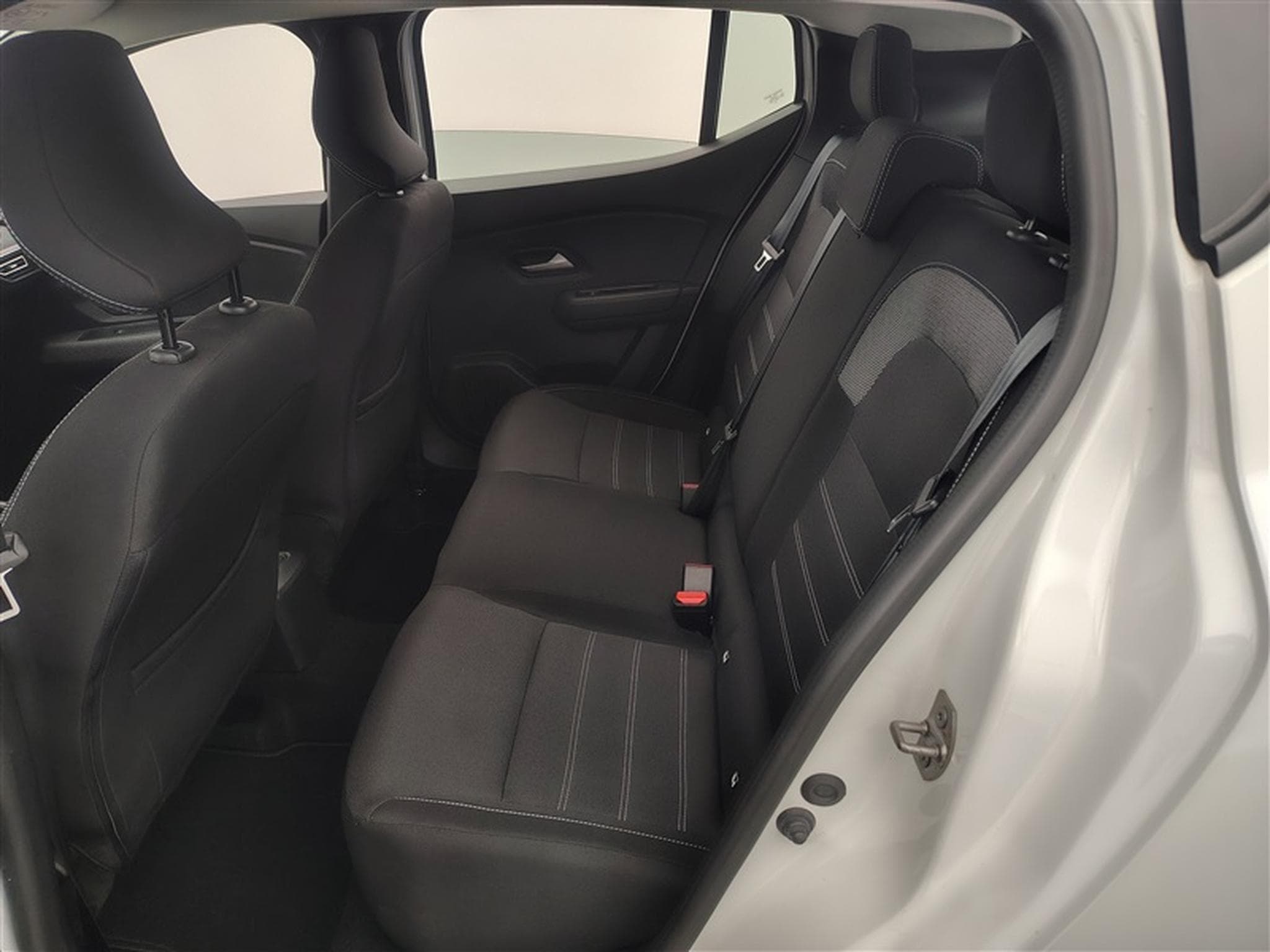 Dacia Sandero 1.0i SCe Comfort CARPLAY / FULL LED / PDC AR (2024) - Photo 13