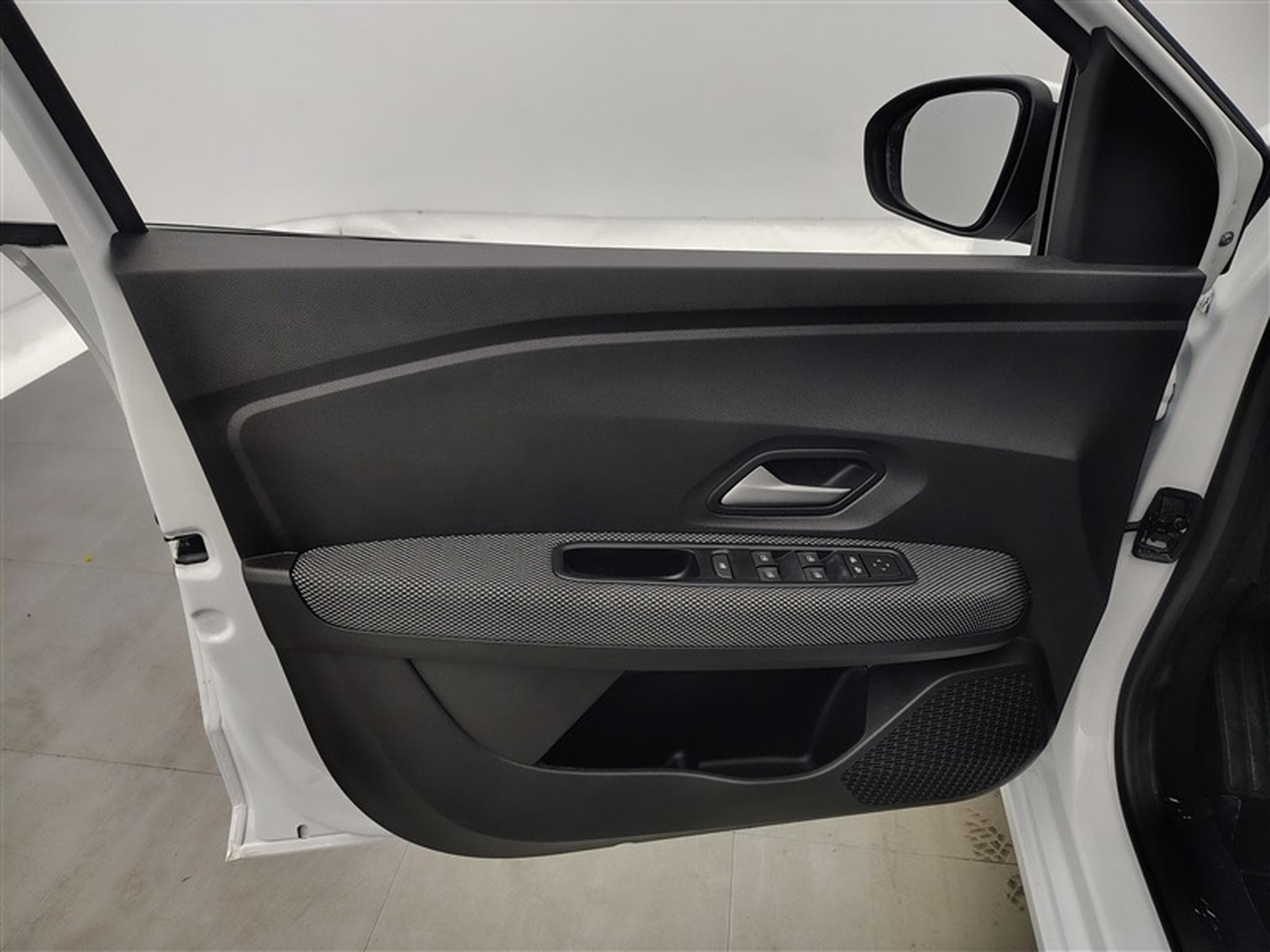 Dacia Sandero 1.0i SCe Comfort CARPLAY / FULL LED / PDC AR (2024) - Photo 16