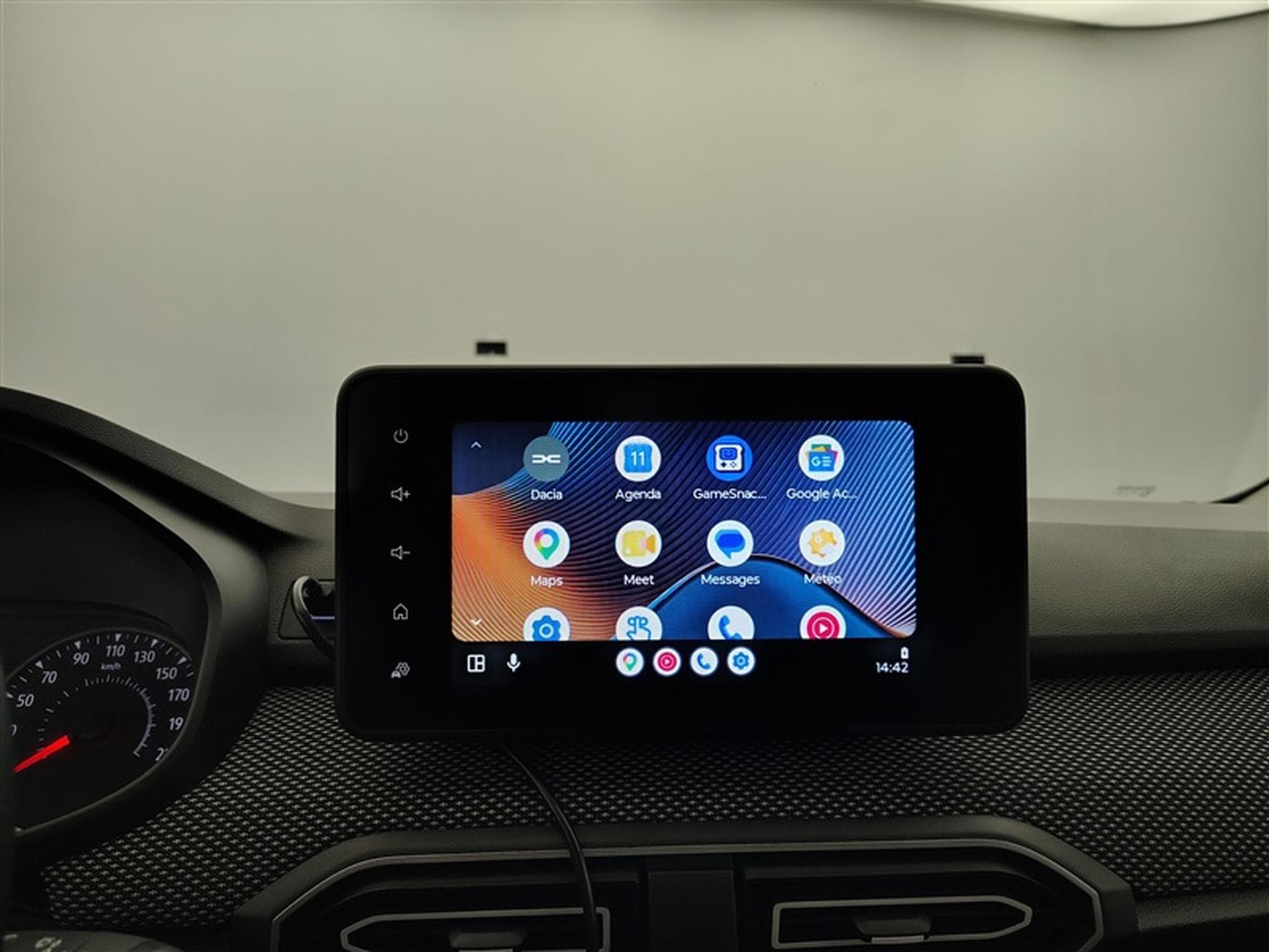 Dacia Sandero 1.0i SCe Comfort CARPLAY / FULL LED / PDC AR (2024) - Photo 19