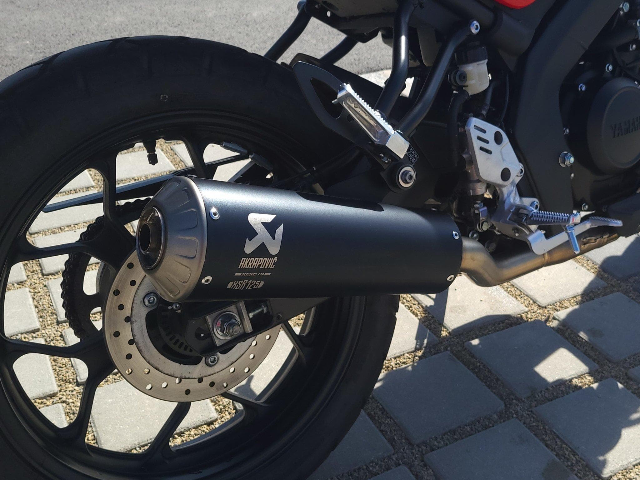 Yamaha XSR REDLINE (2022) - Photo 2