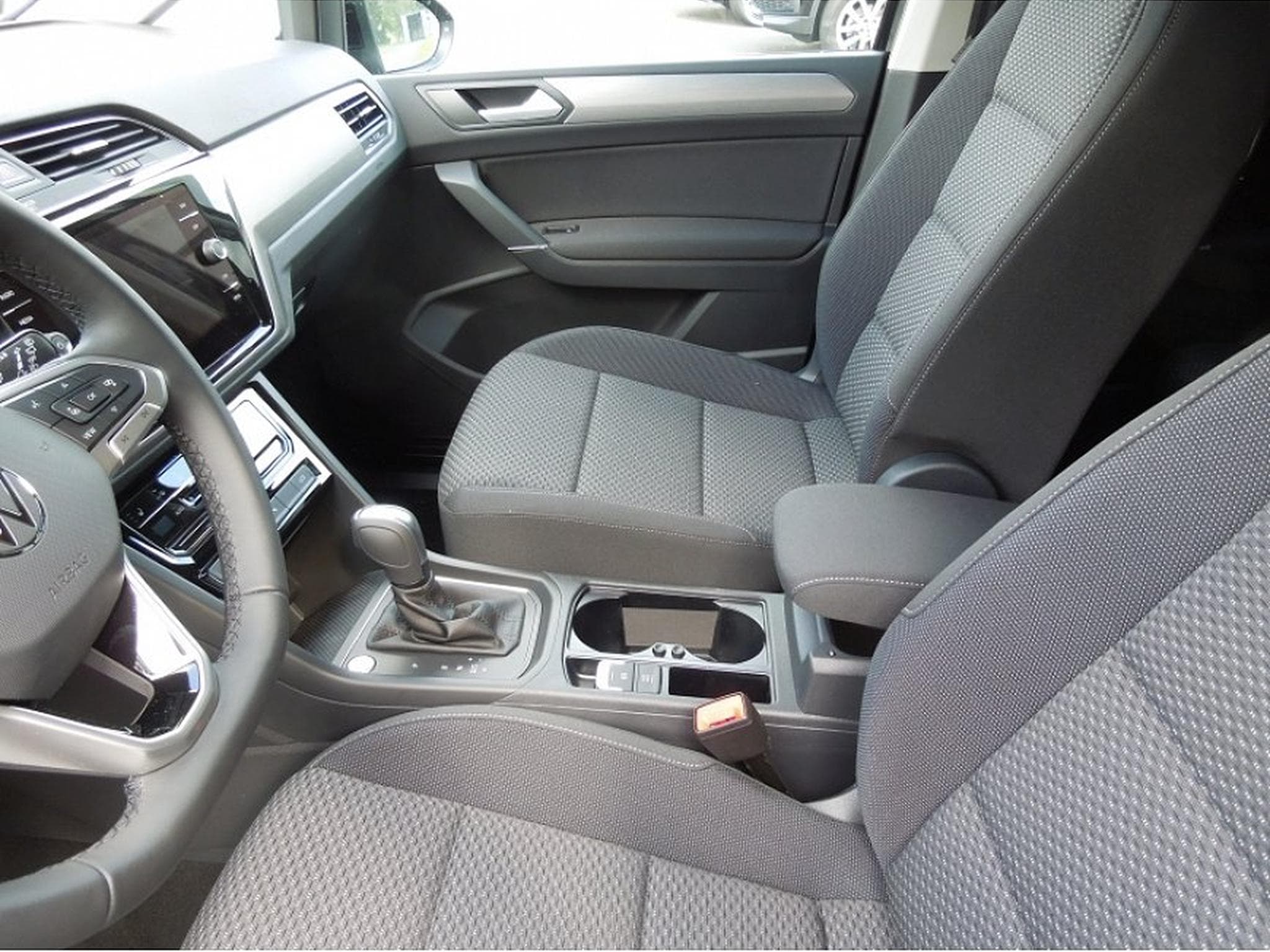 VW Touran (2026) - Photo 10