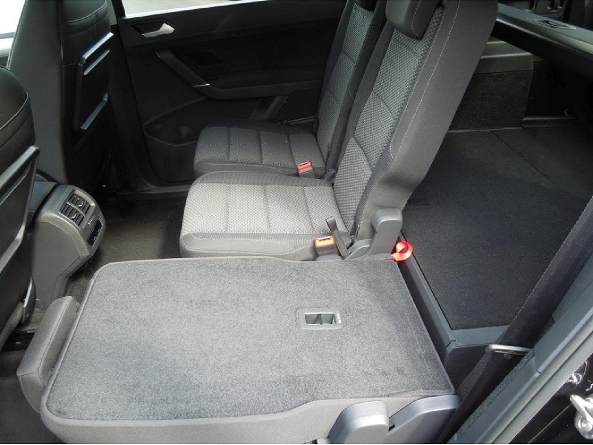 VW Touran (2026) - Photo 15