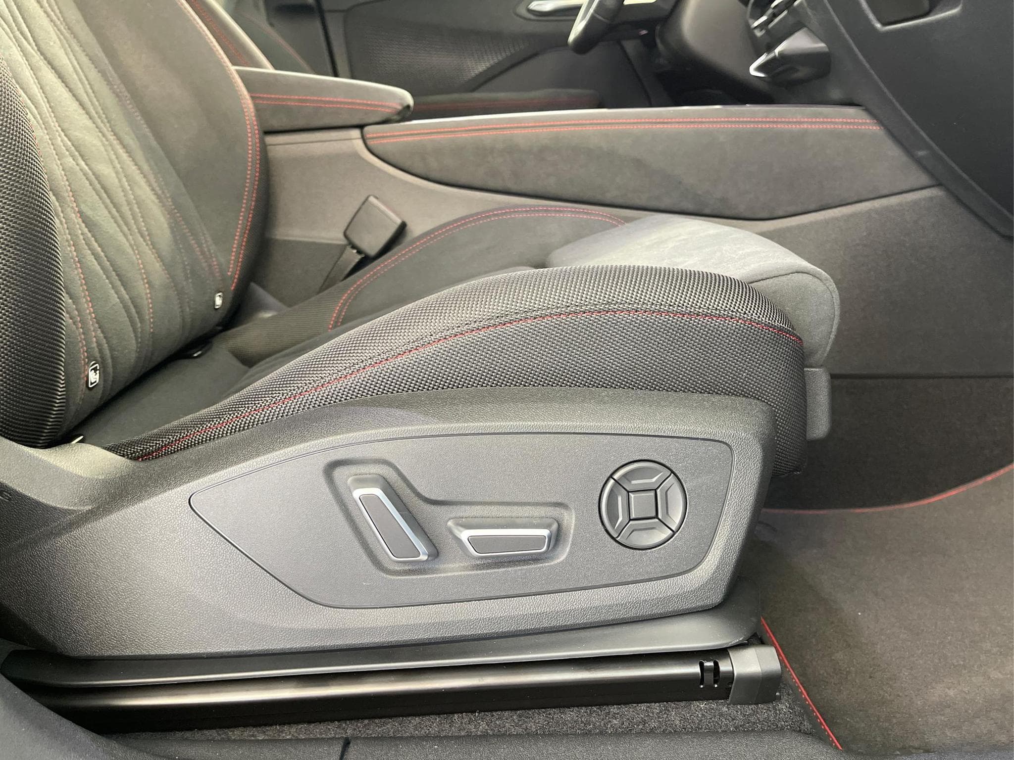 Audi Q3 Sportback NEU (2026) - Photo 16