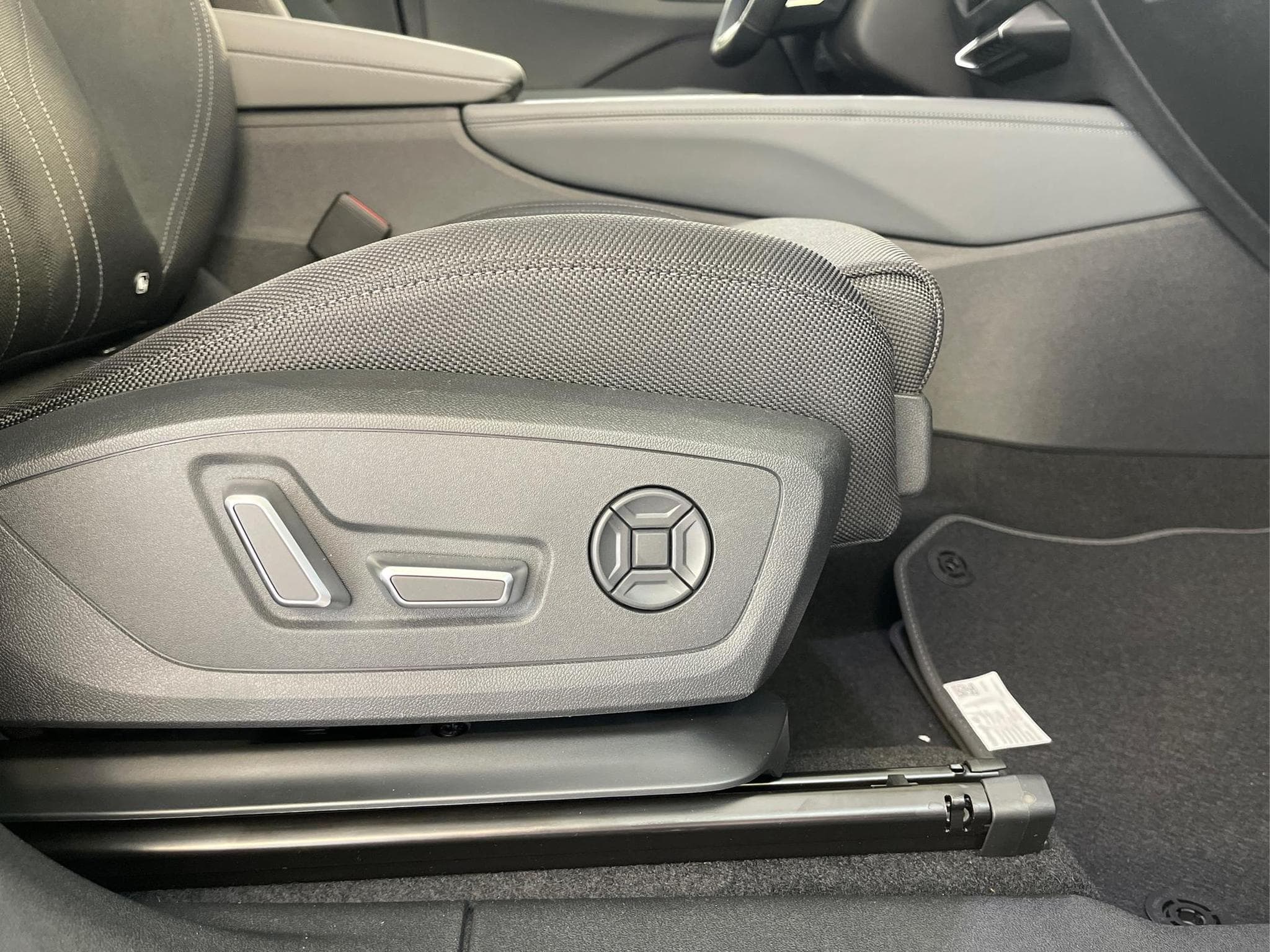 Audi Q3 Sportback NEU (2026) - Photo 14