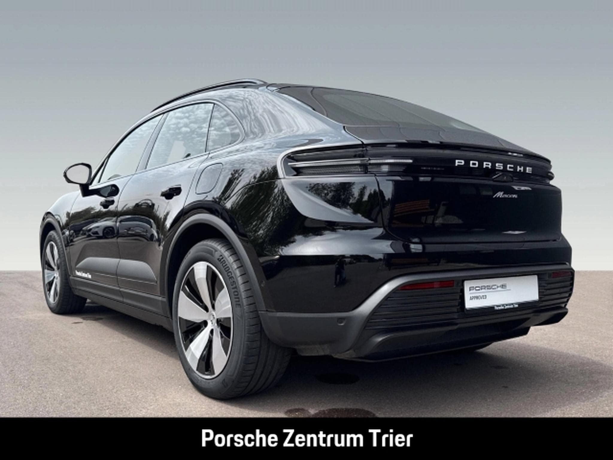 Porsche Macan Surround-View BOSE PASM LED-Matrix (2026) - Photo 3