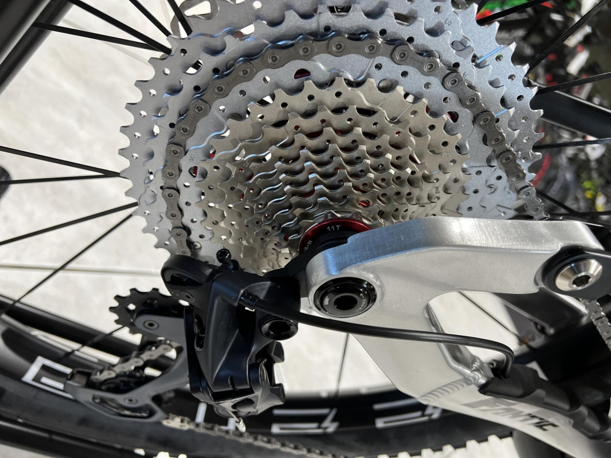 Fantic XEF 1.9 RACE 720Wh, 29''-27,5'', freins 4 pistons, 90 Nm (2026) - Photo 3