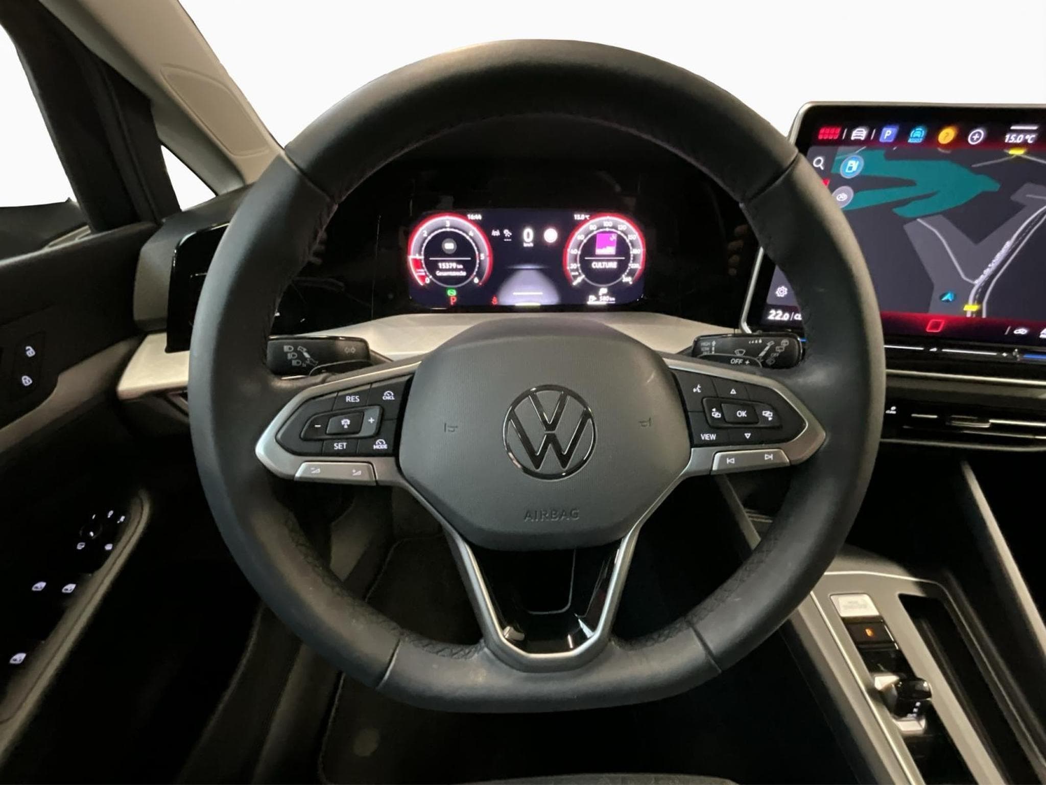 VW Golf Life+DSG+LED+Navi (2024) - Photo 12