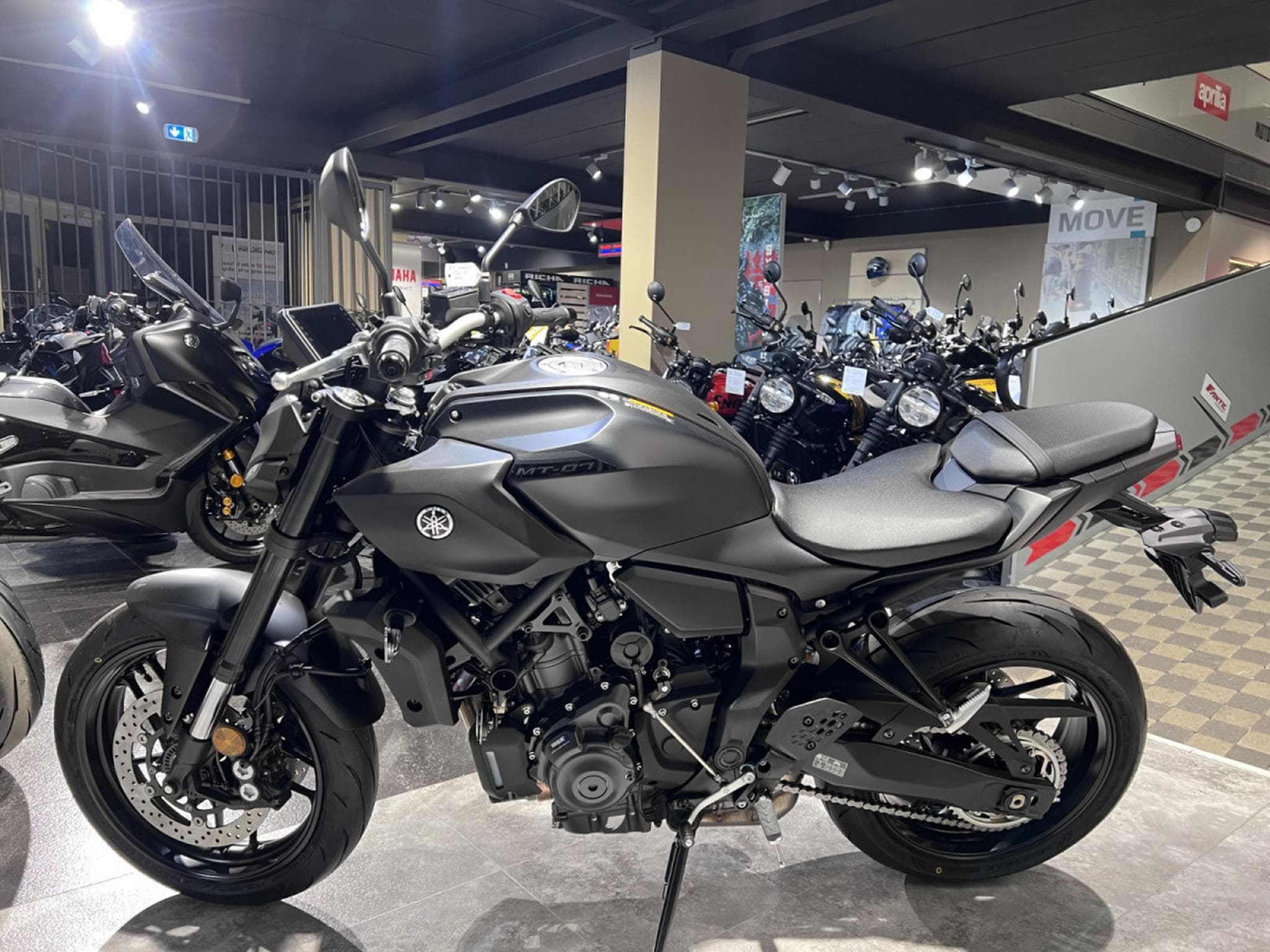 Yamaha MT07 + QuickShifter offert (2026) - Photo 4