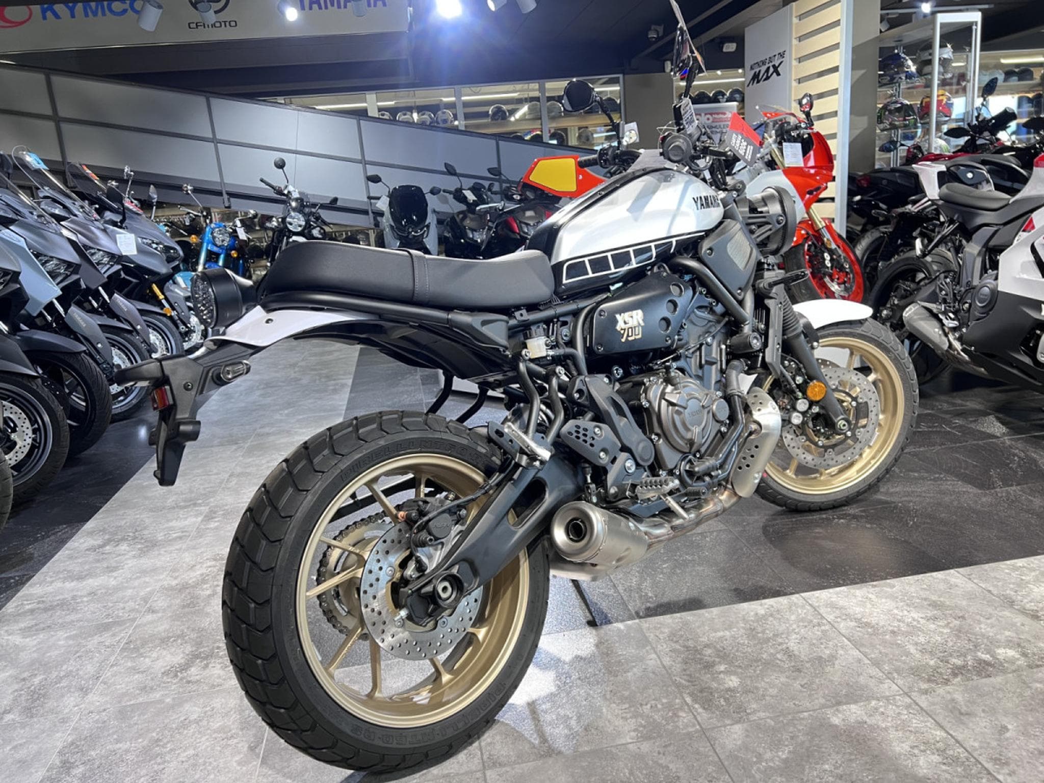 Yamaha XSR LEGACY (2026) - Photo 3