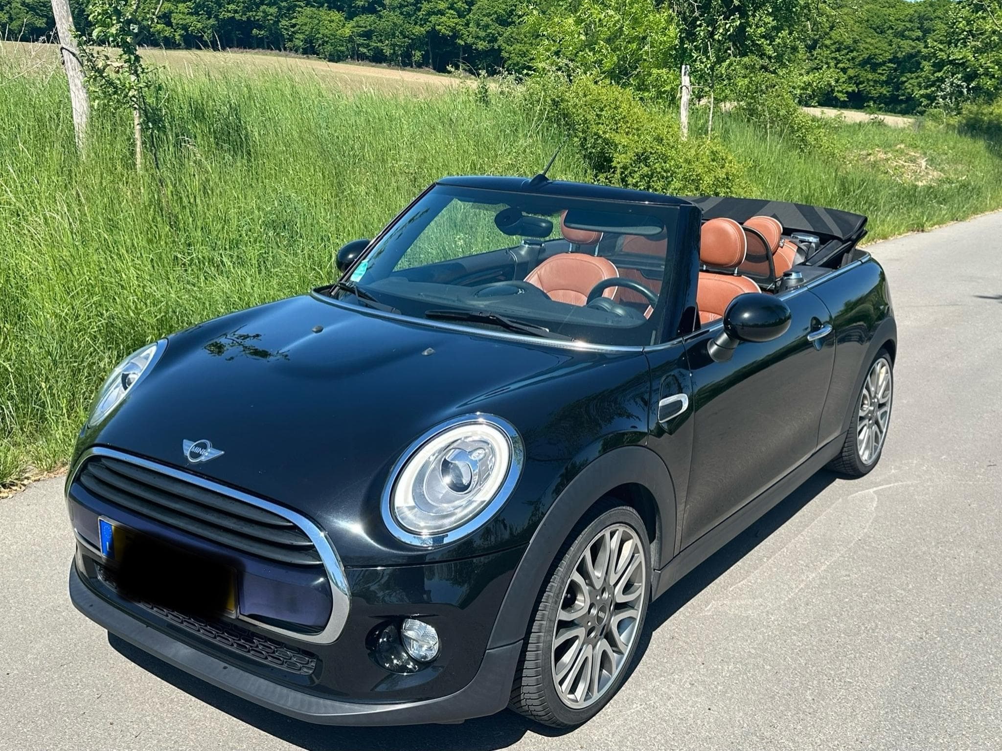 Mini Cabrio Cooper (2016) - Photo 1
