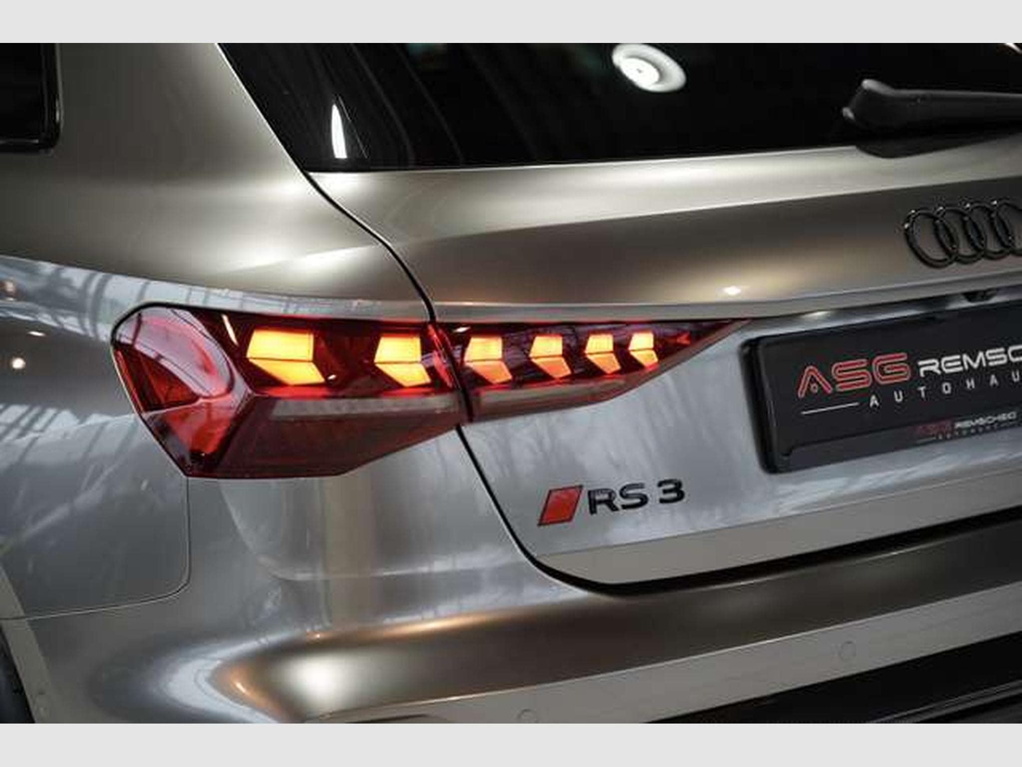 Audi RS3 q. Sportback 1.HD*Schale*S-AGA*Carbon*YIDO (2024) - Photo 14