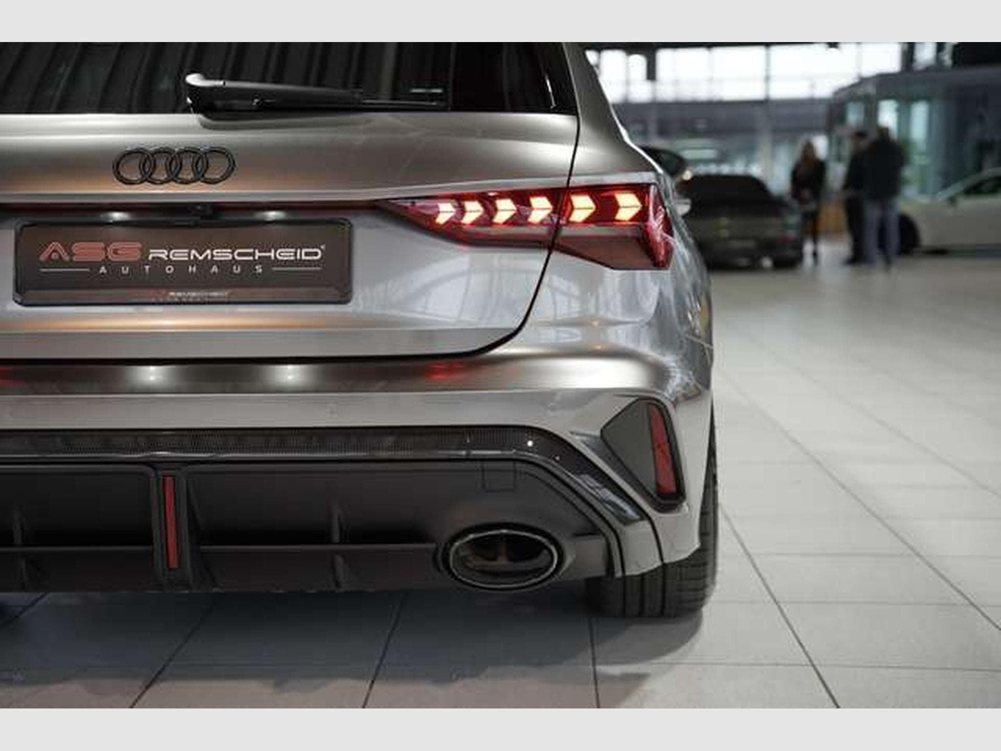 Audi RS3 q. Sportback 1.HD*Schale*S-AGA*Carbon*YIDO (2024) - Photo 17