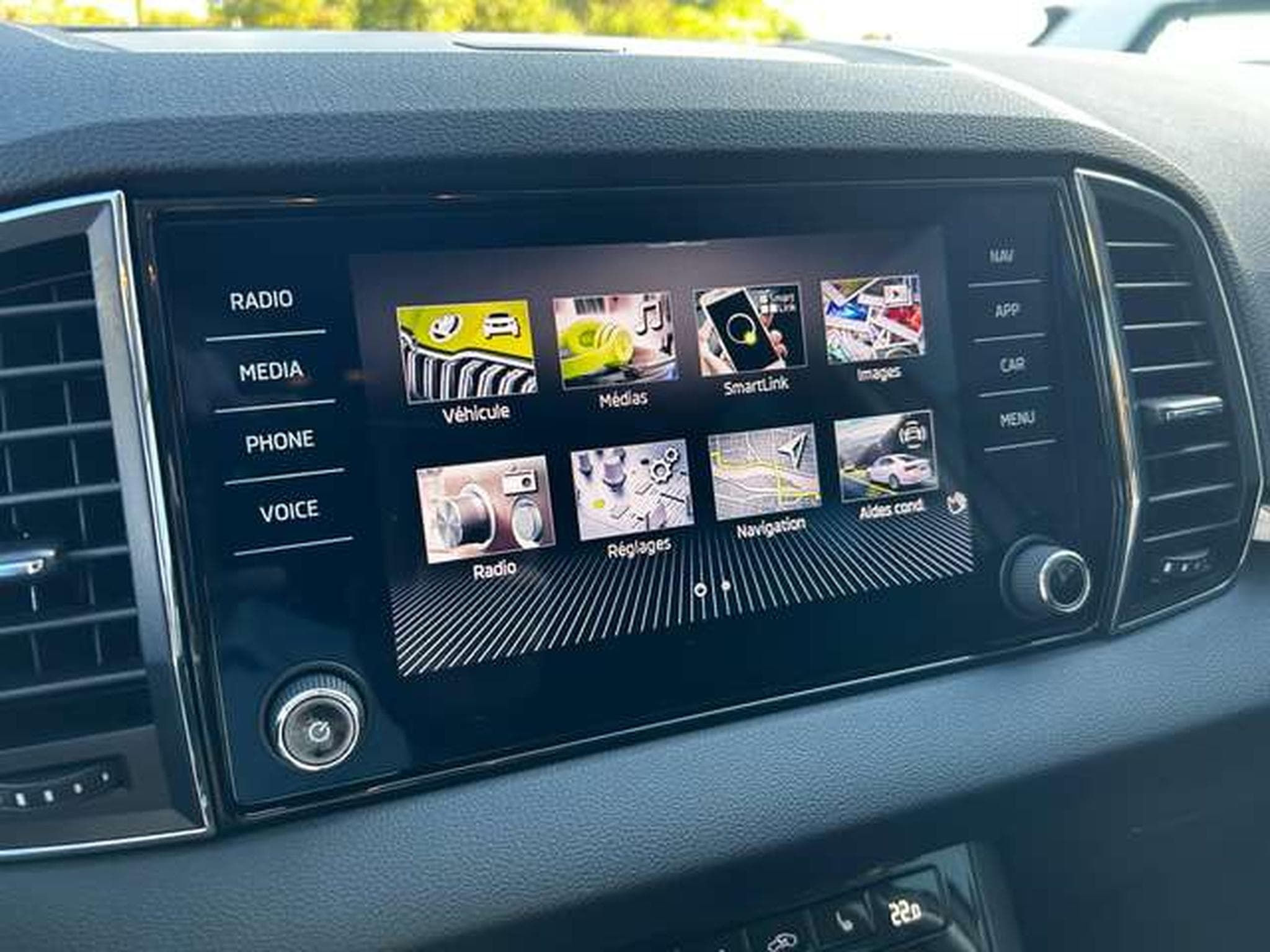 Skoda Karoq 2.0 TDi AMBITION DSG 7 (2024) - Photo 5