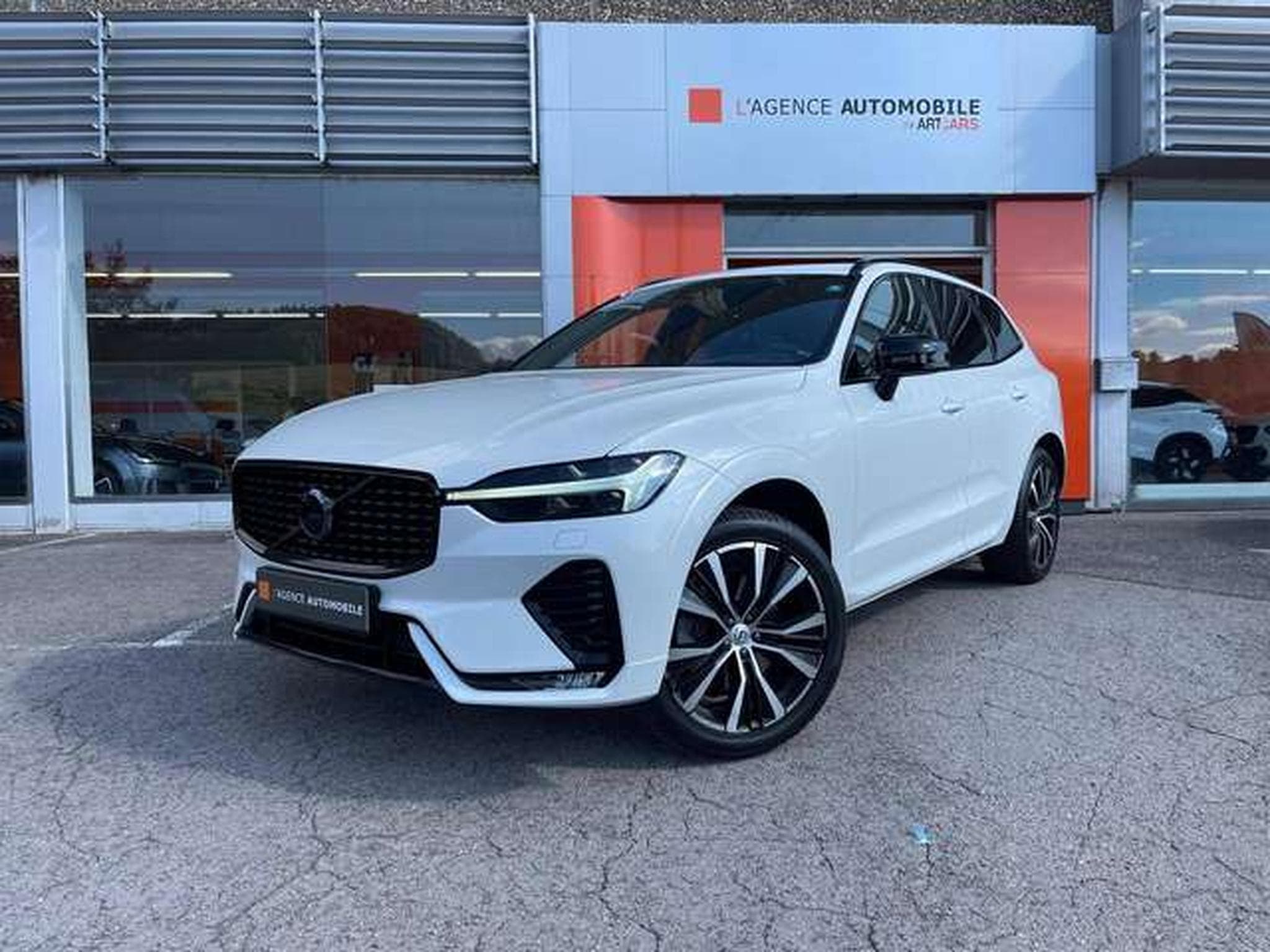 Volvo XC60 XC60 B4 D Ultimate Dark-JUSQU'A 36MOIS DE GARANTIE (2022) - Photo 2