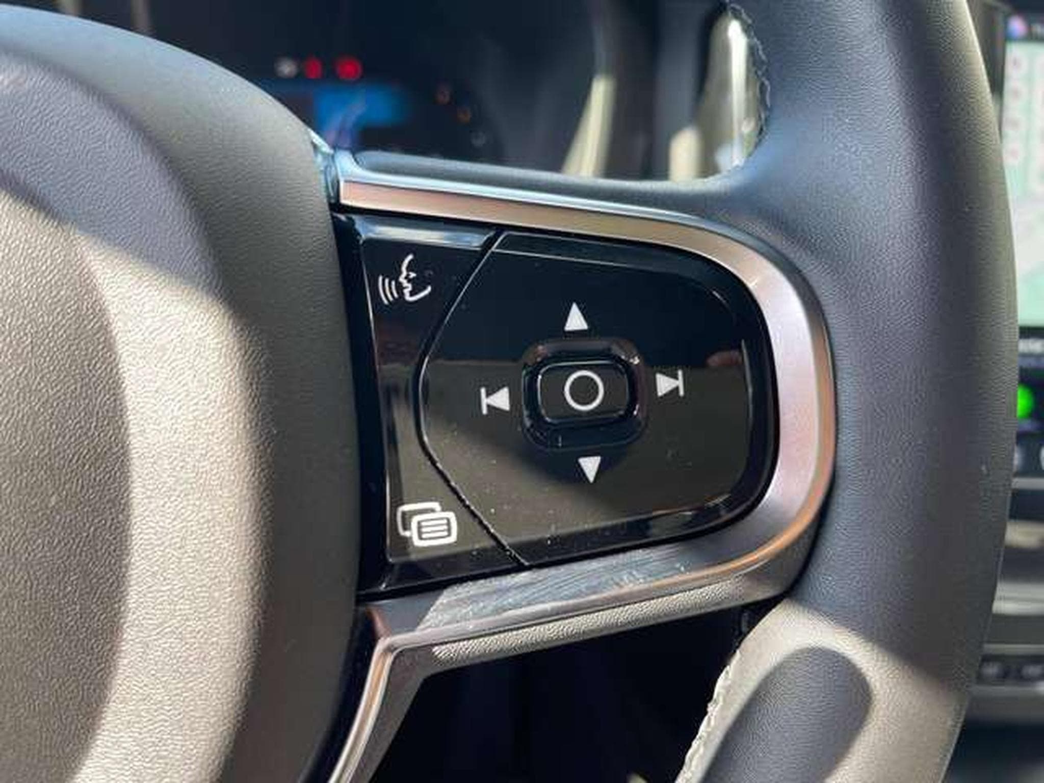 Volvo XC60 XC60 B4 D Ultimate Dark-JUSQU'A 36MOIS DE GARANTIE (2022) - Photo 14