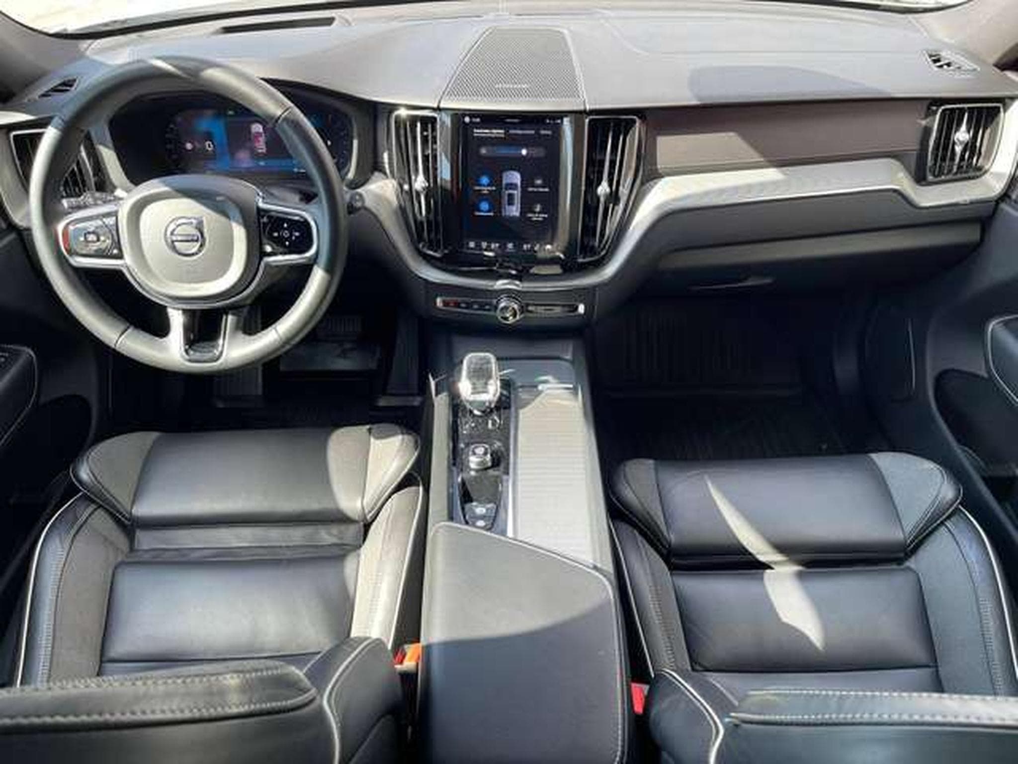 Volvo XC60 XC60 B4 D Ultimate Dark-JUSQU'A 36MOIS DE GARANTIE (2022) - Photo 17