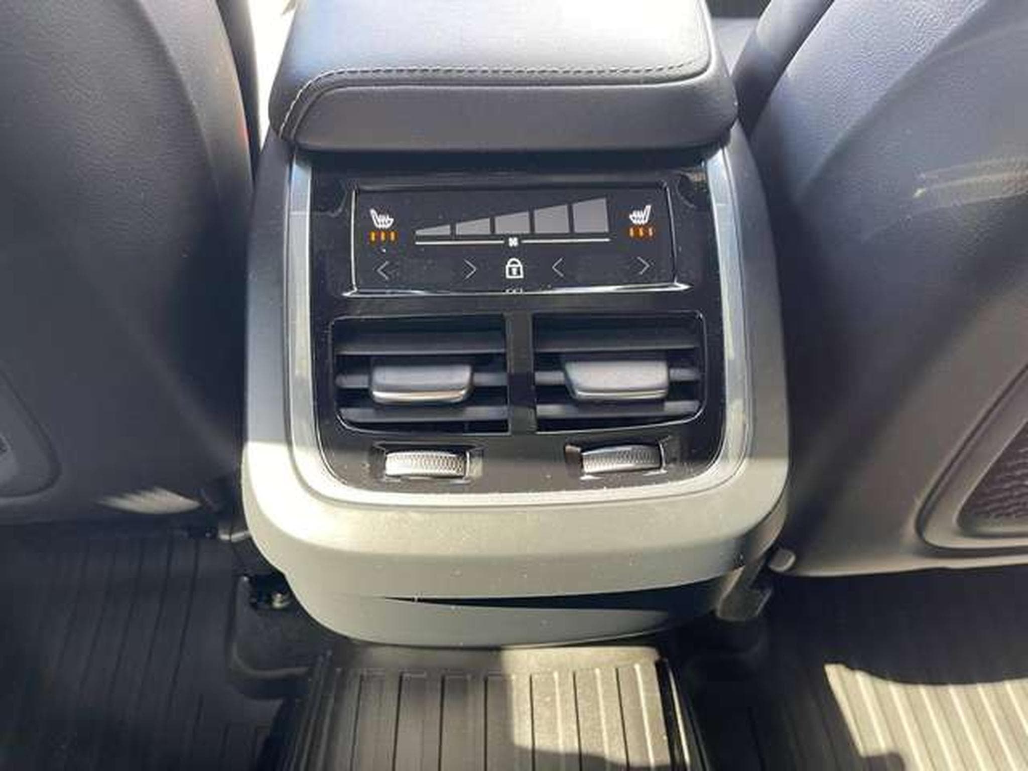 Volvo XC60 XC60 B4 D Ultimate Dark-JUSQU'A 36MOIS DE GARANTIE (2022) - Photo 22