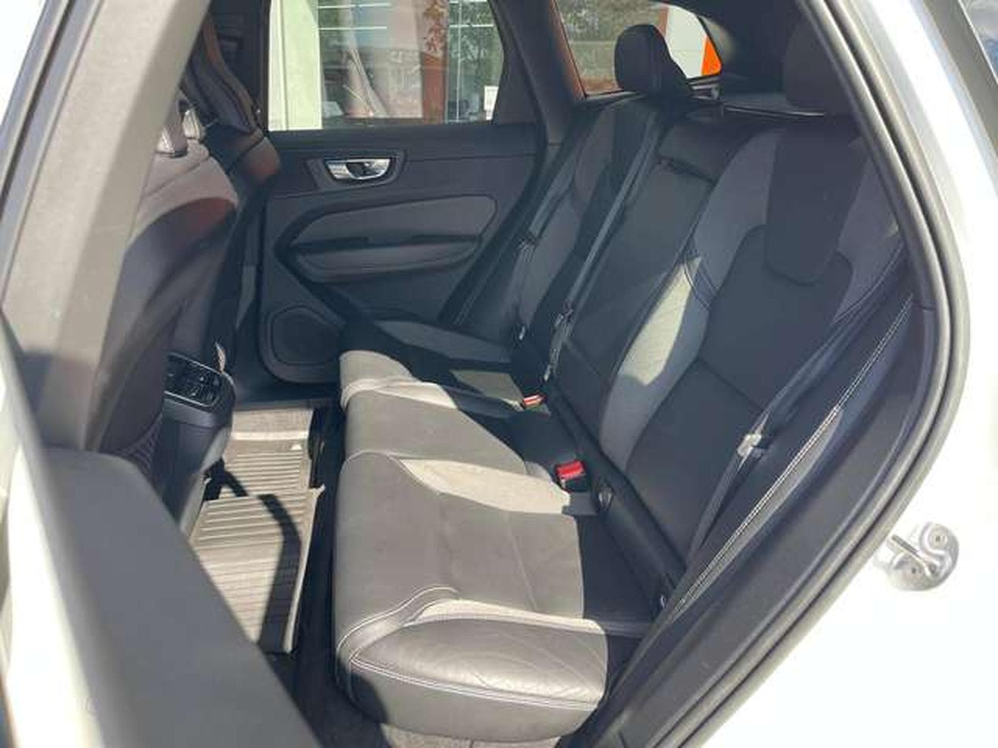 Volvo XC60 XC60 B4 D Ultimate Dark-JUSQU'A 36MOIS DE GARANTIE (2022) - Photo 19