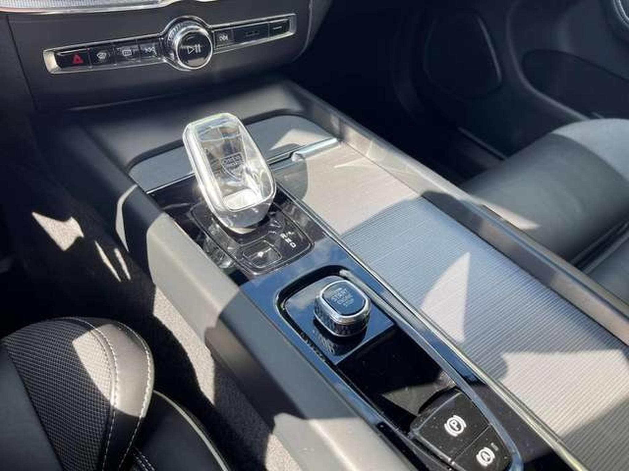 Volvo XC60 XC60 B4 D Ultimate Dark-JUSQU'A 36MOIS DE GARANTIE (2022) - Photo 20