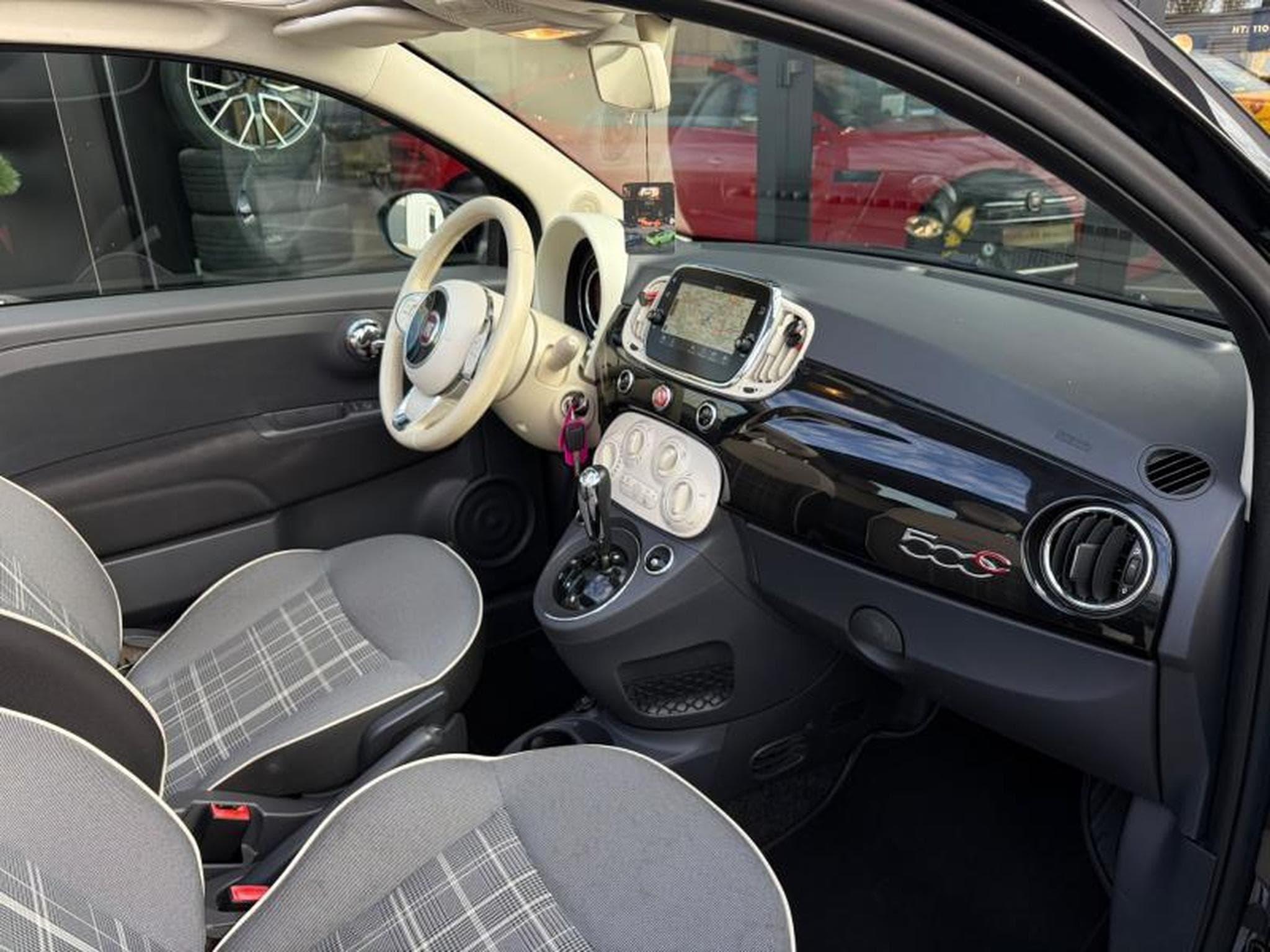 Fiat 500 Lounge 1.2 69ch (2017) - Foto 7