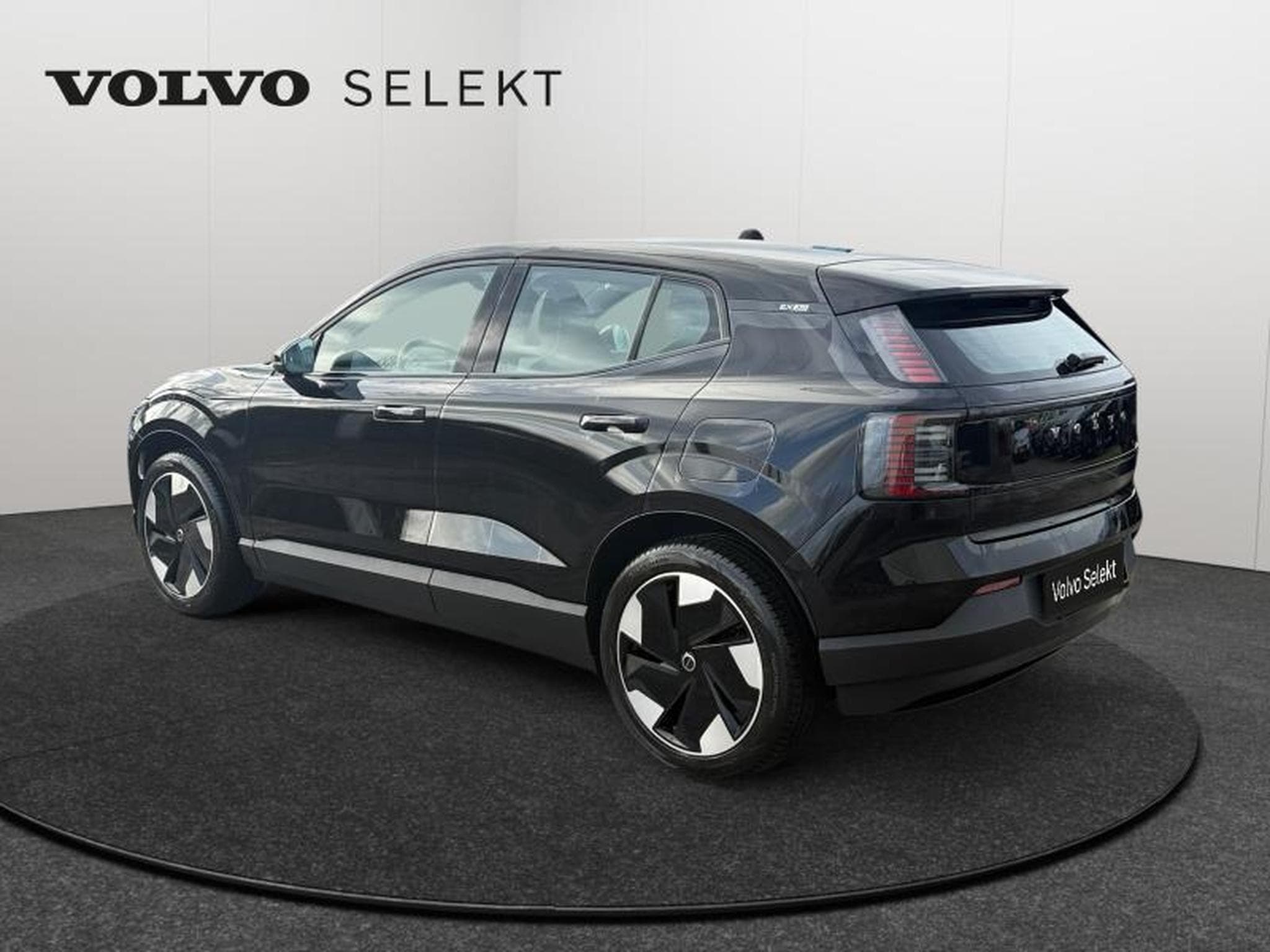 Volvo EX30 Single Motor Extended Range Plus (2024) - Photo 5