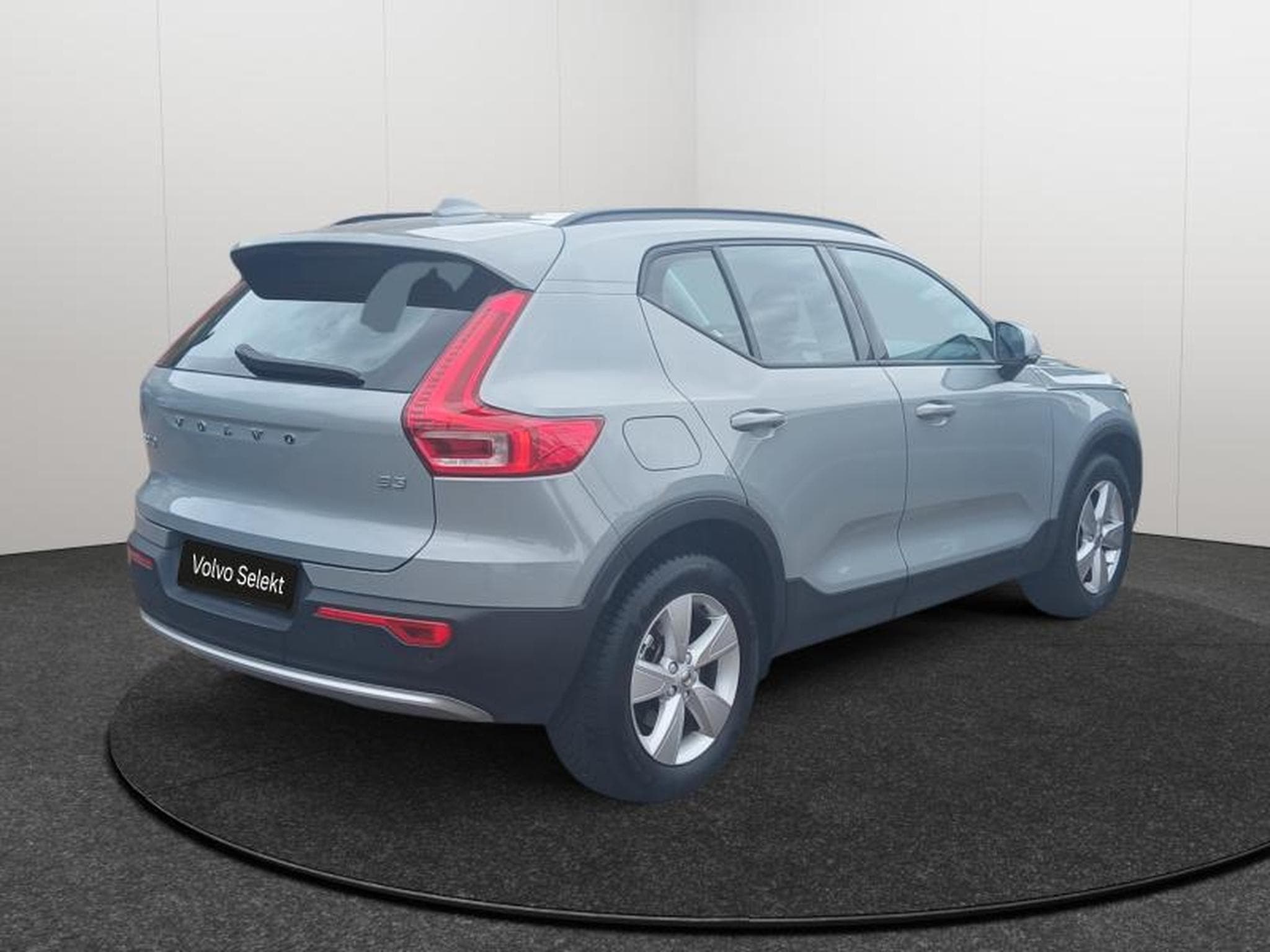 Volvo XC40 Essentiel B3 Mild Hybrid (2025) - Foto 2