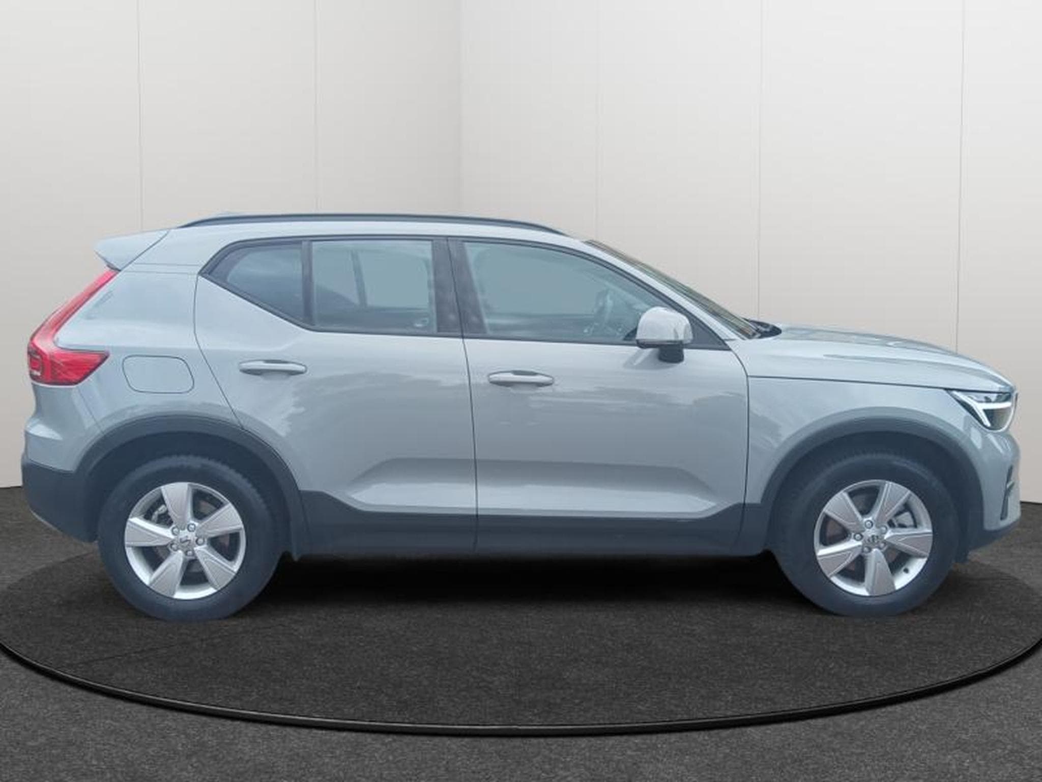 Volvo XC40 Essentiel B3 Mild Hybrid (2025) - Foto 7