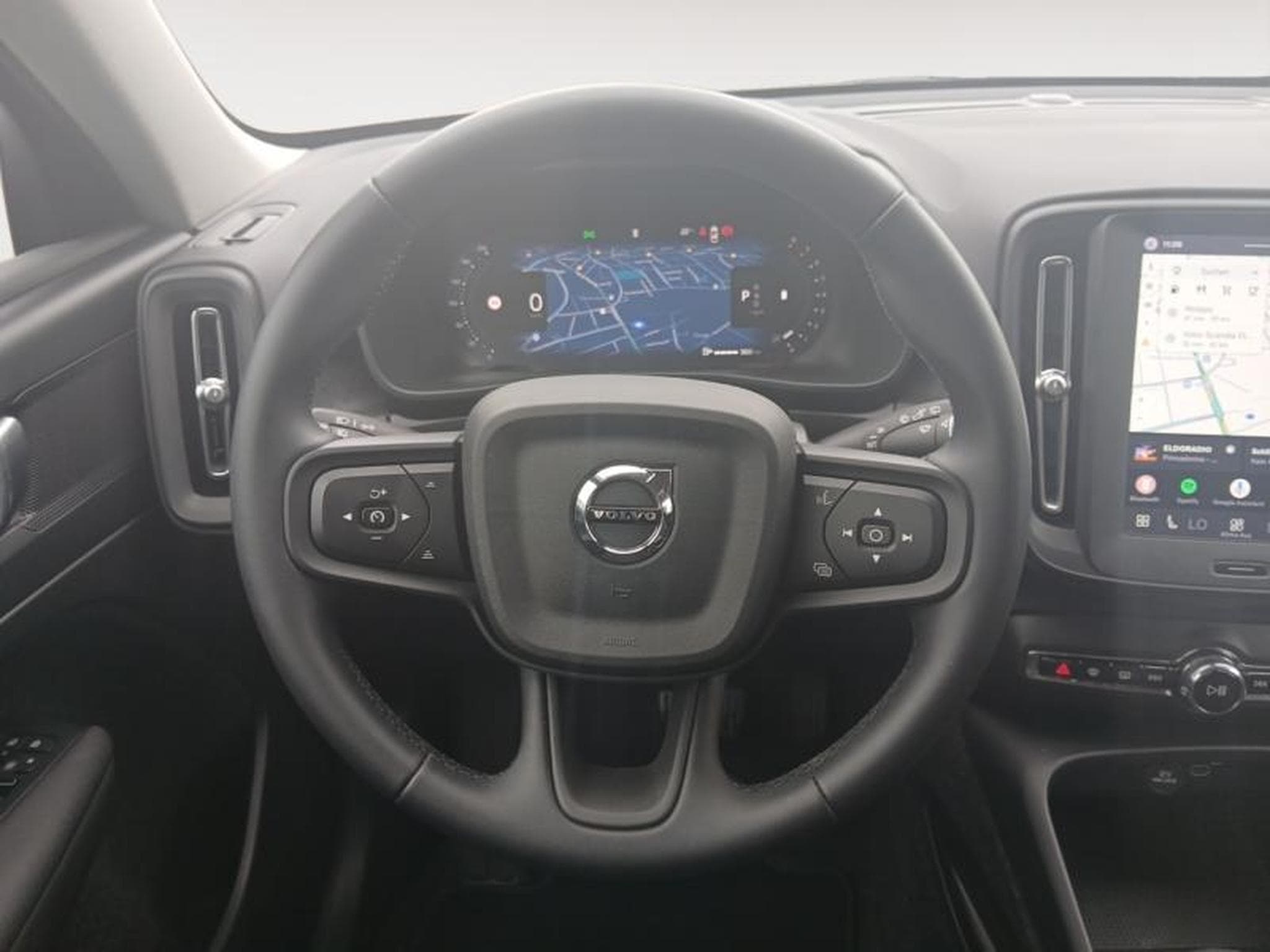 Volvo XC40 Essentiel B3 Mild Hybrid (2025) - Foto 12