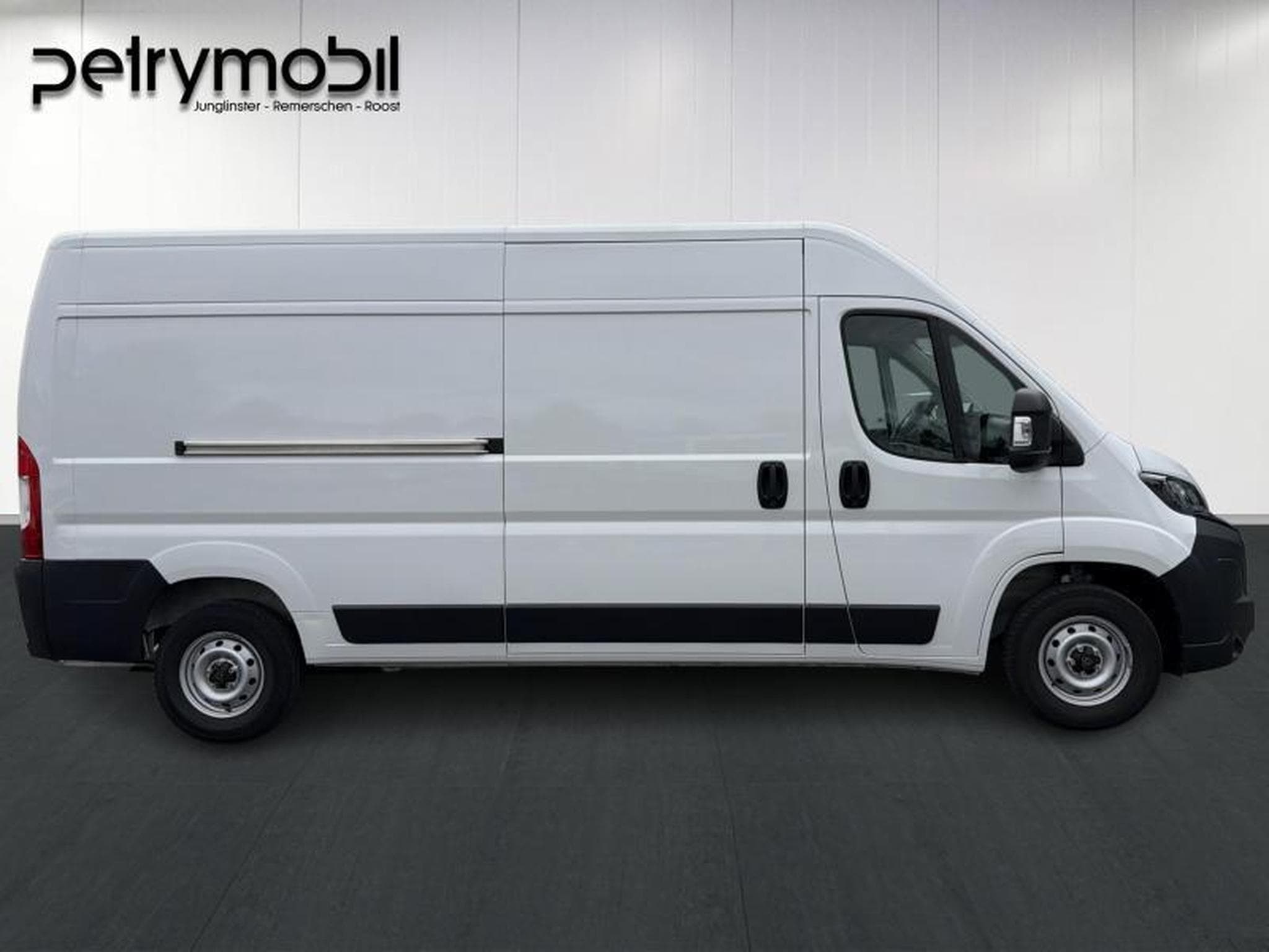 Peugeot Boxer 335 L3H2 - 2.2 BlueHDi 140 S&S (2025) - Photo 8