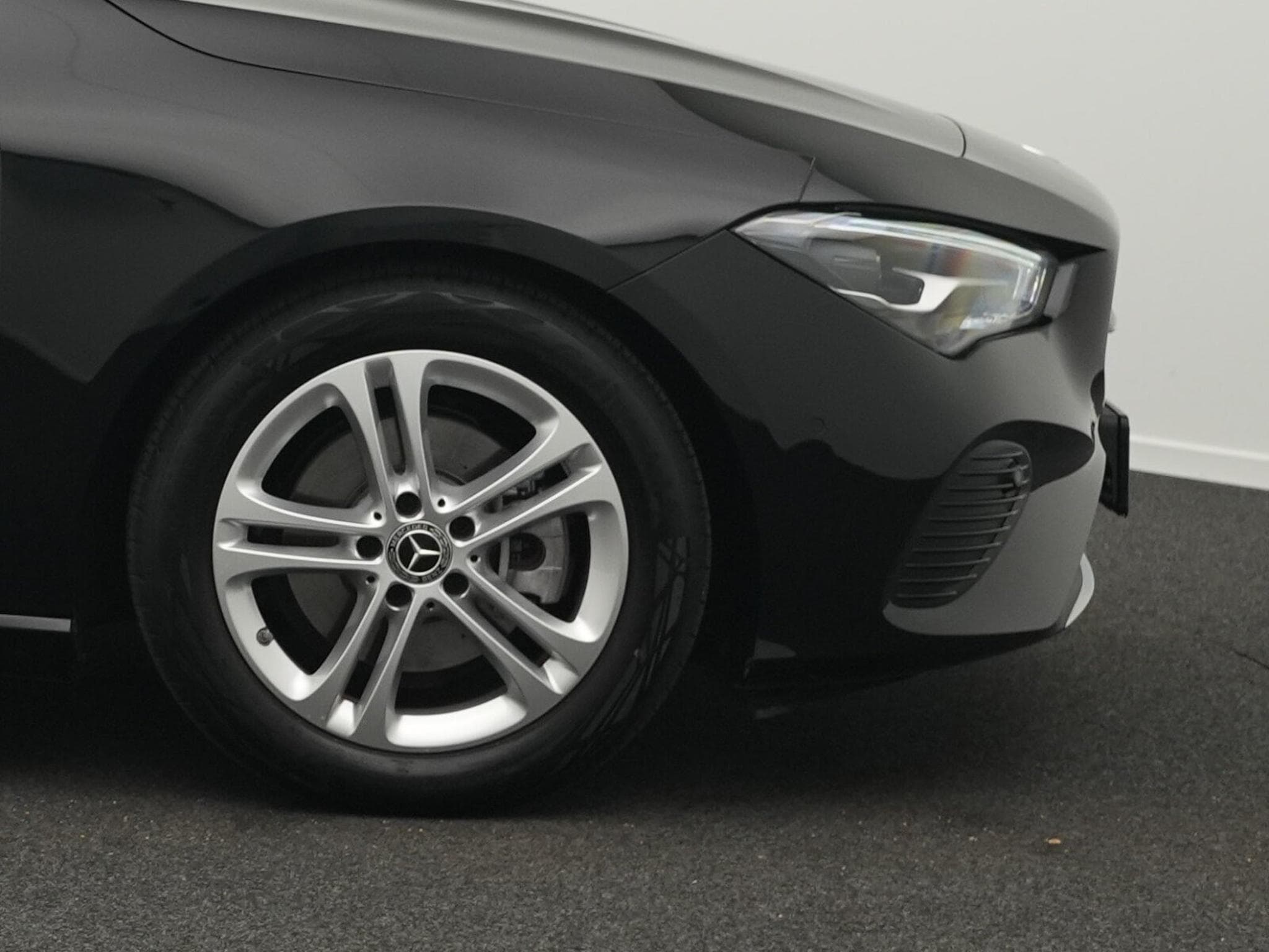 Mercedes CLA 180 LED+Kamera+Totw+MBUX (2024) - Photo 8