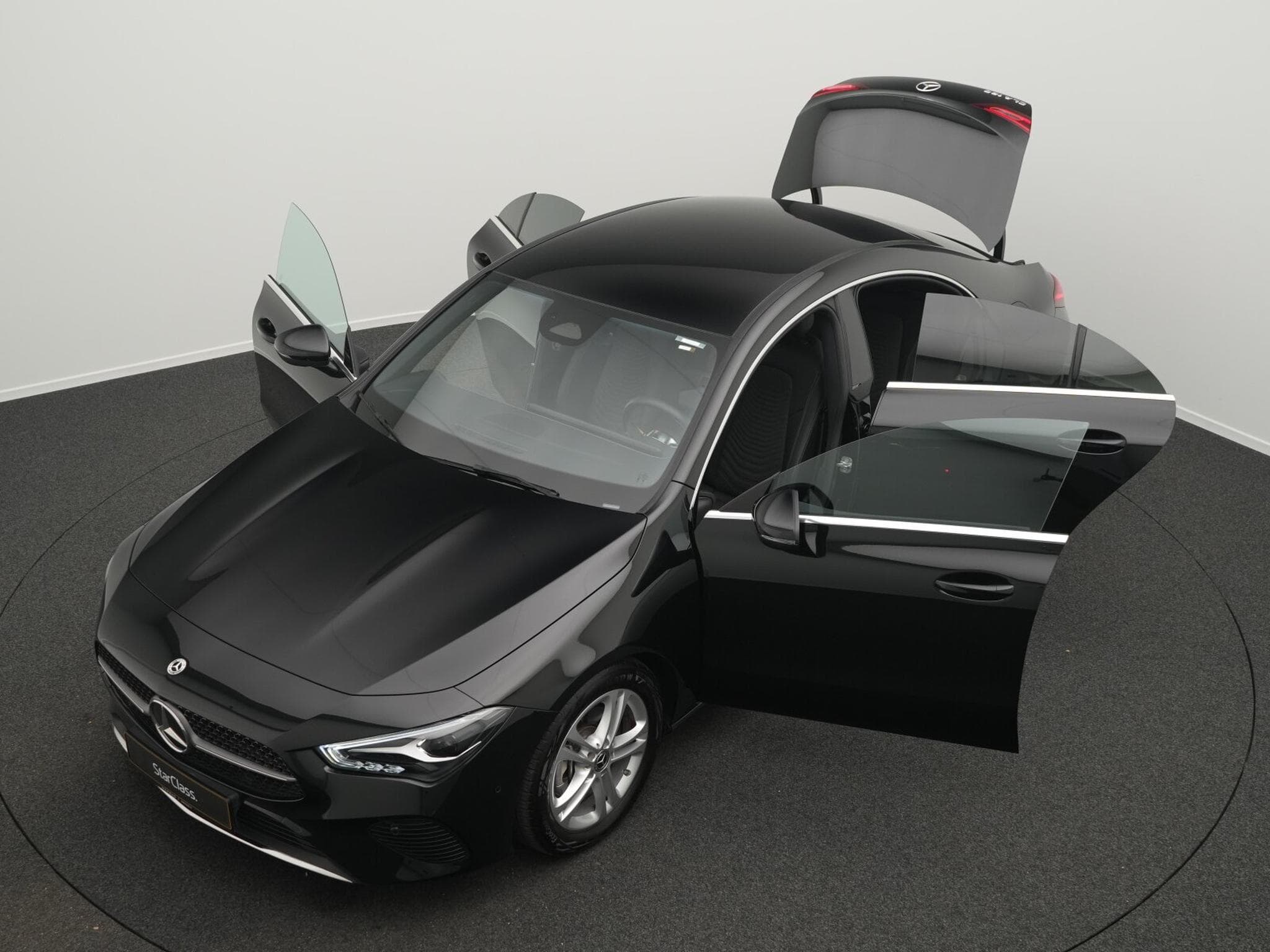 Mercedes CLA 180 LED+Kamera+Totw+MBUX (2024) - Photo 14