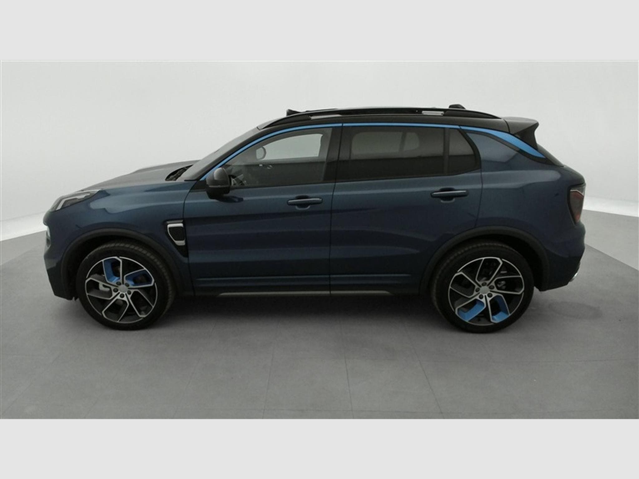 Lynk & Co 01 1.5 Turbo PHEV NAVI / FULL LED / TOIT PANO / CAMERA / JA 20" (2025) - Photo 3