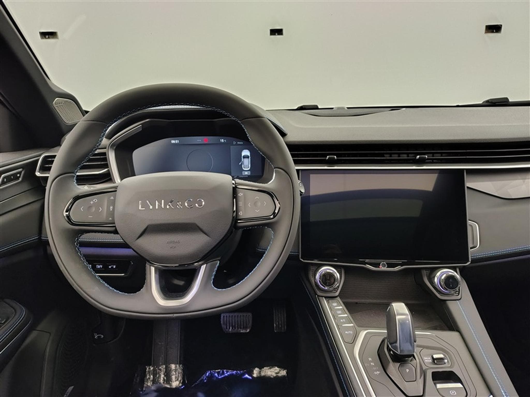 Lynk & Co 01 1.5 Turbo PHEV NAVI / FULL LED / TOIT PANO / CAMERA / JA 20" (2025) - Photo 9