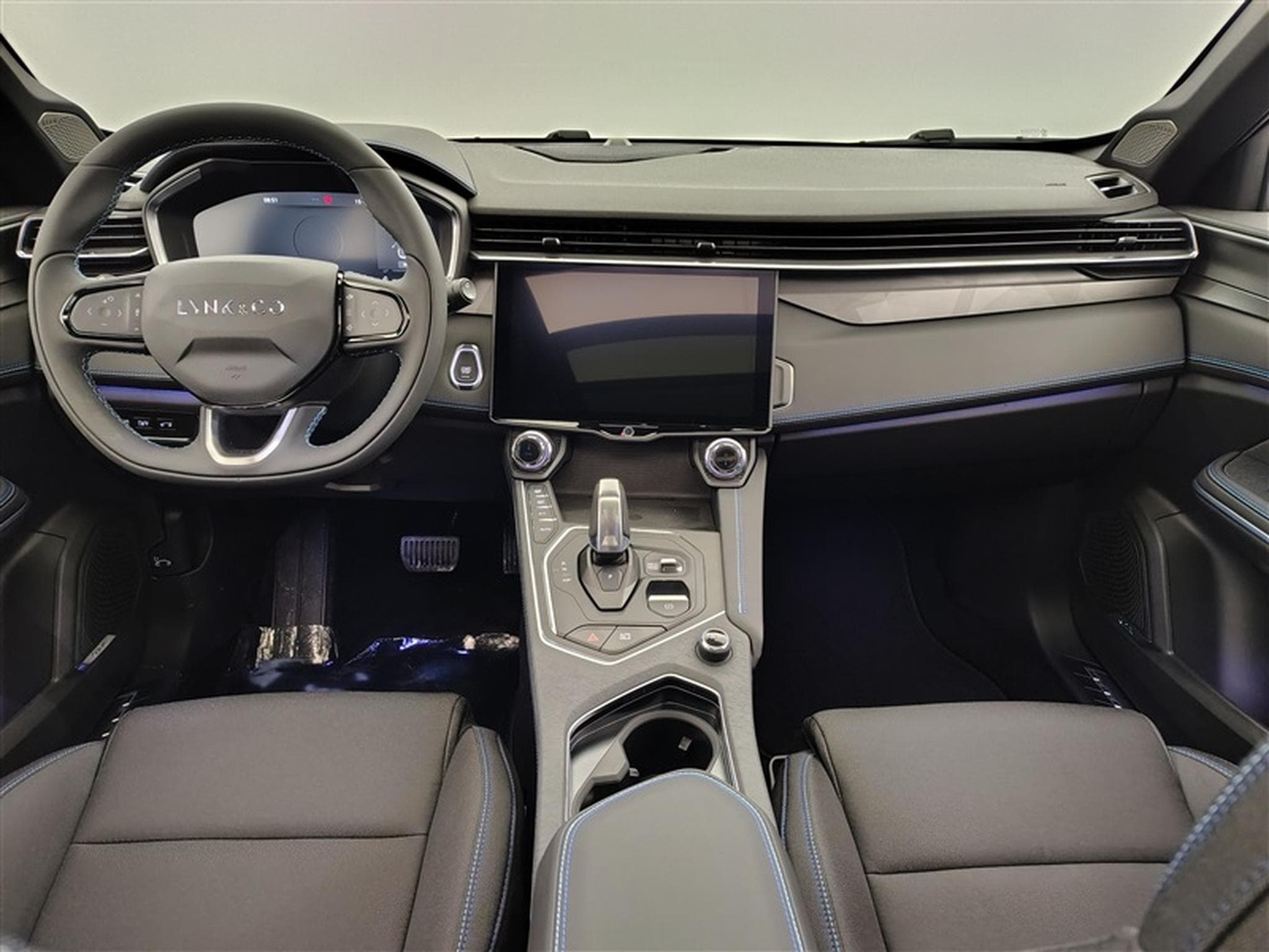 Lynk & Co 01 1.5 Turbo PHEV NAVI / FULL LED / TOIT PANO / CAMERA / JA 20" (2025) - Photo 8