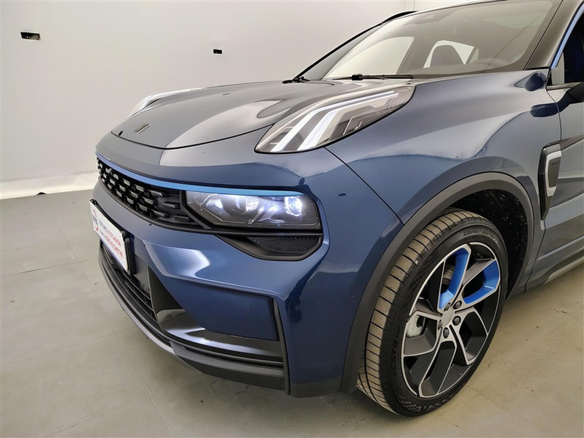 Lynk & Co 01 1.5 Turbo PHEV NAVI / FULL LED / TOIT PANO / CAMERA / JA 20" (2025) - Photo 16