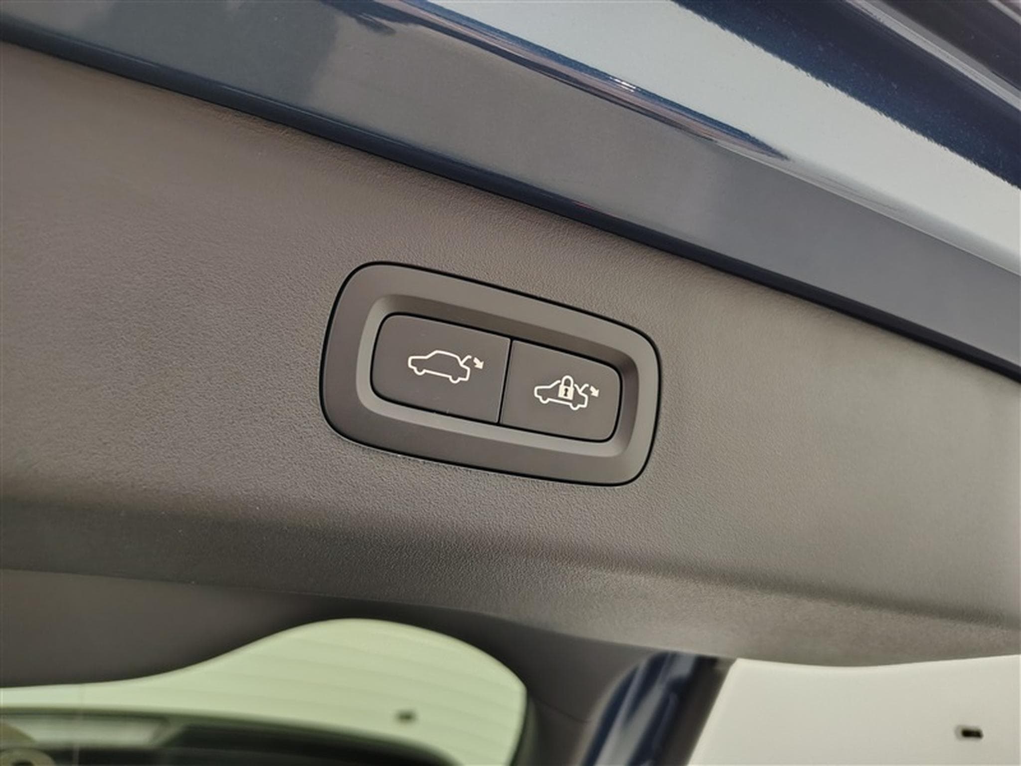 Lynk & Co 01 1.5 Turbo PHEV NAVI / FULL LED / TOIT PANO / CAMERA / JA 20" (2025) - Photo 21