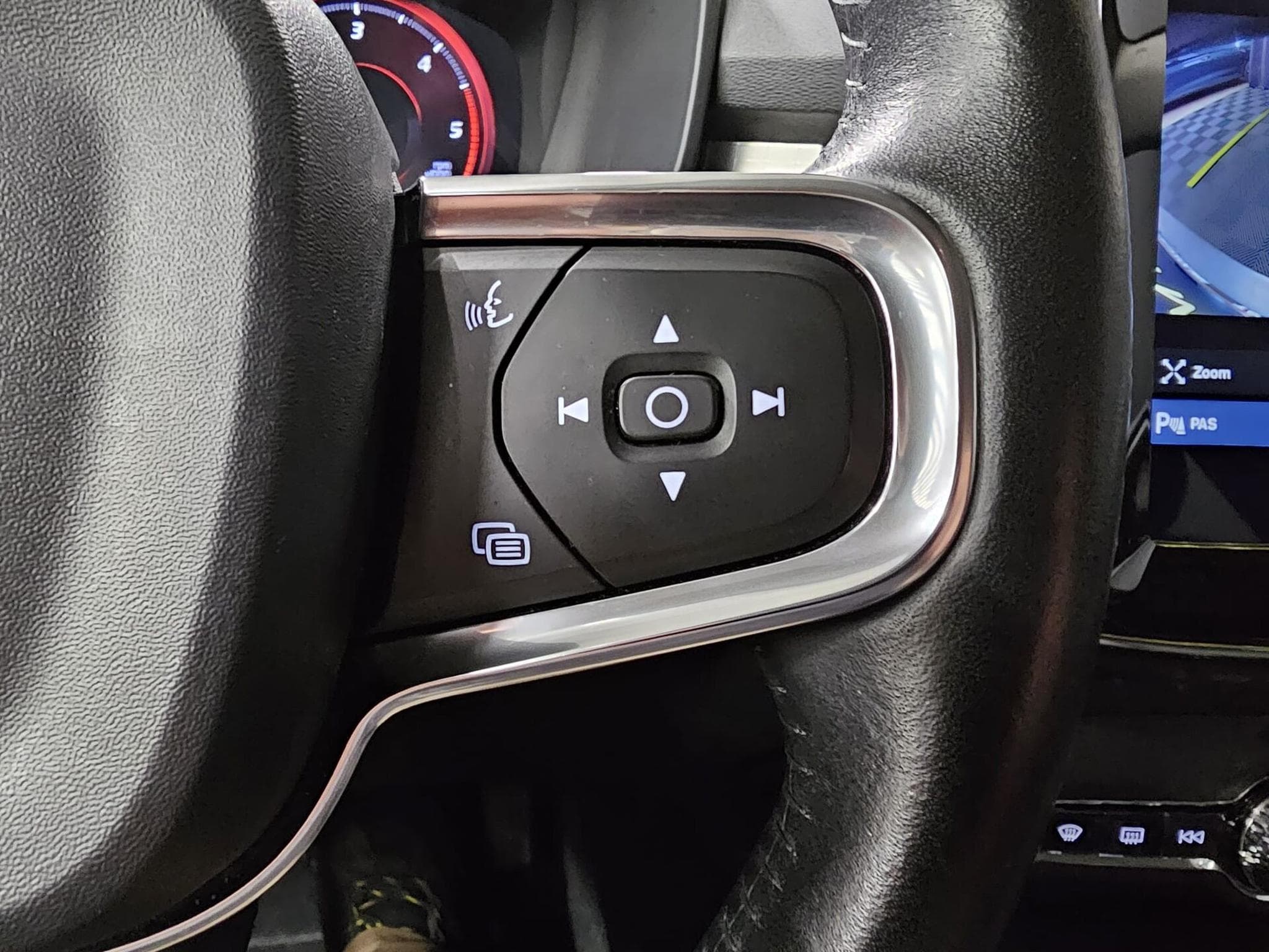 Volvo XC40 Momentum D4 AWD 190 CV (2019) - Photo 14