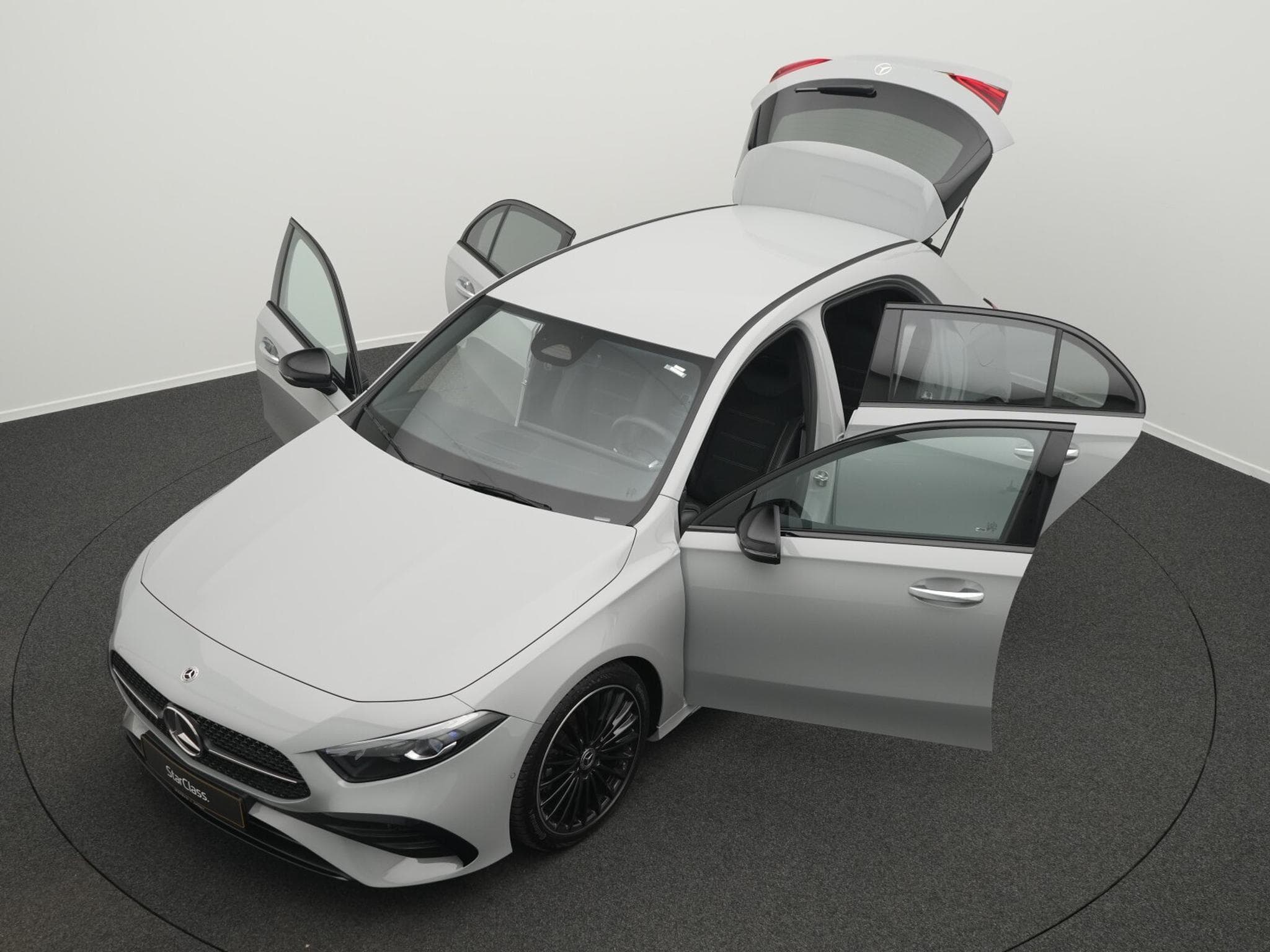 Mercedes A 200 d AMG-Line Multi+Night+Kamera+Ambi (2025) - Photo 14
