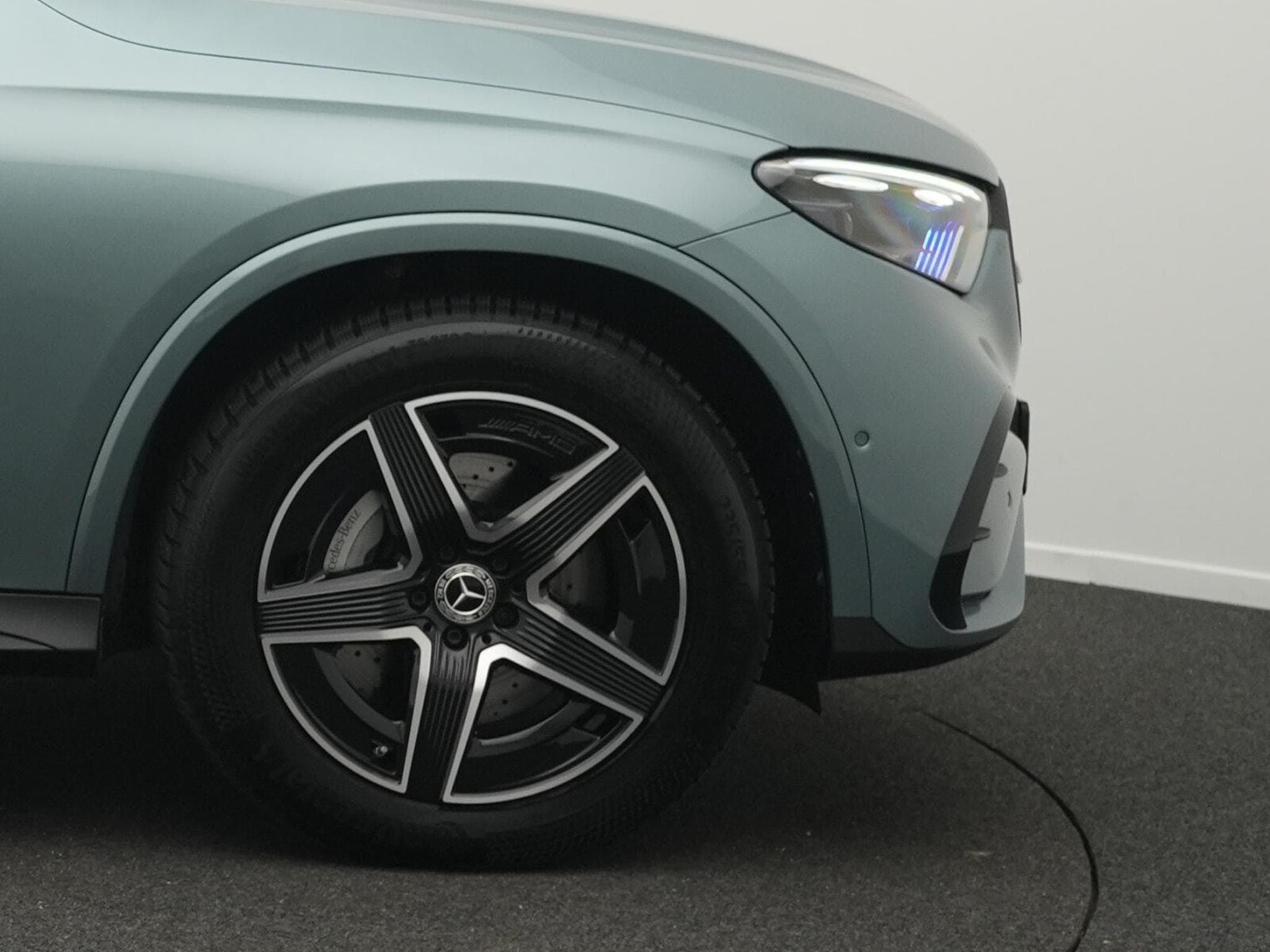 Mercedes GLC 300 d 4M AMG-Line Digital+AHK+19"+Night+Memo (2025) - Photo 8