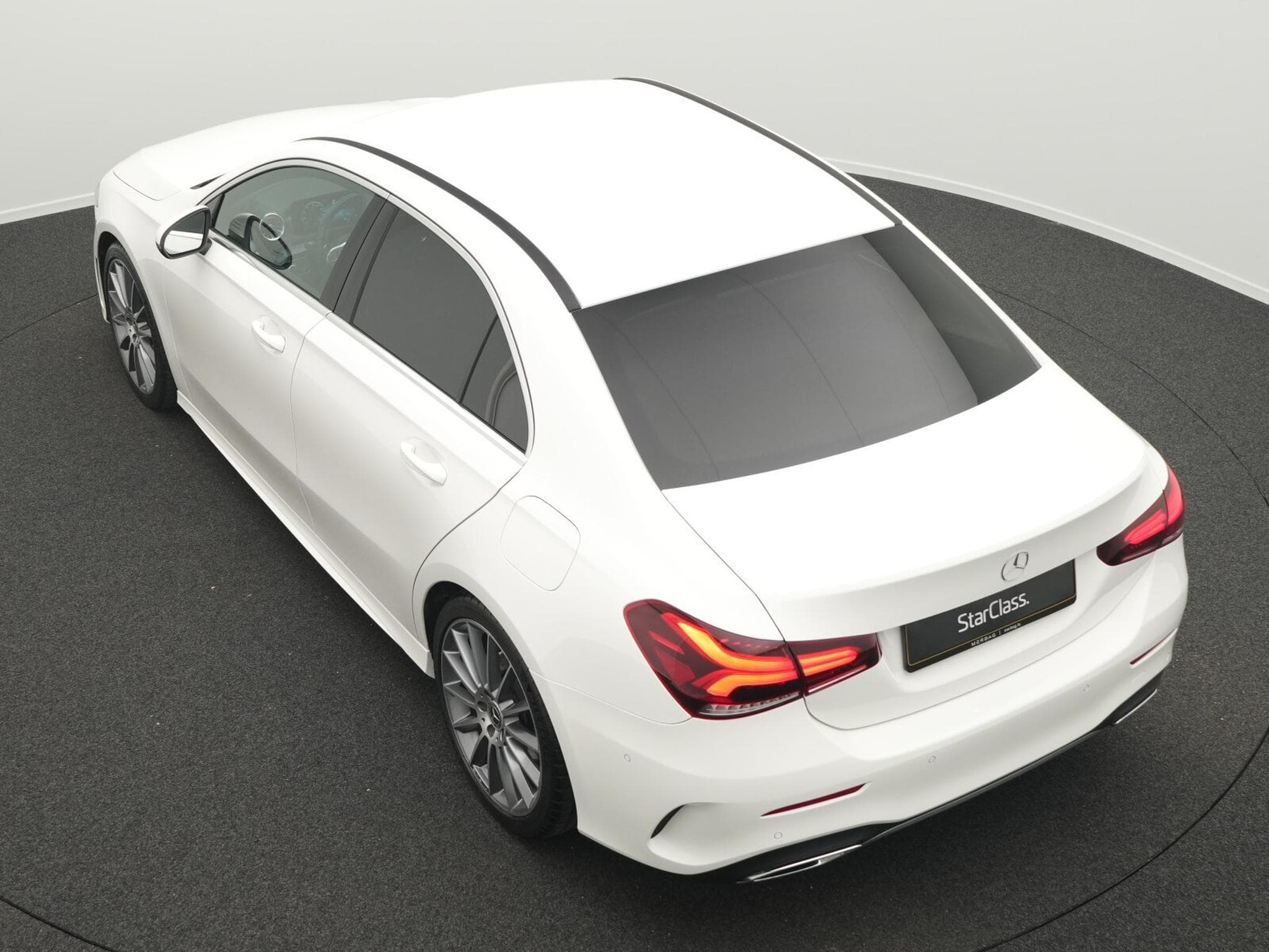Mercedes A 200 4MATIC Limousine (2023) - Photo 13