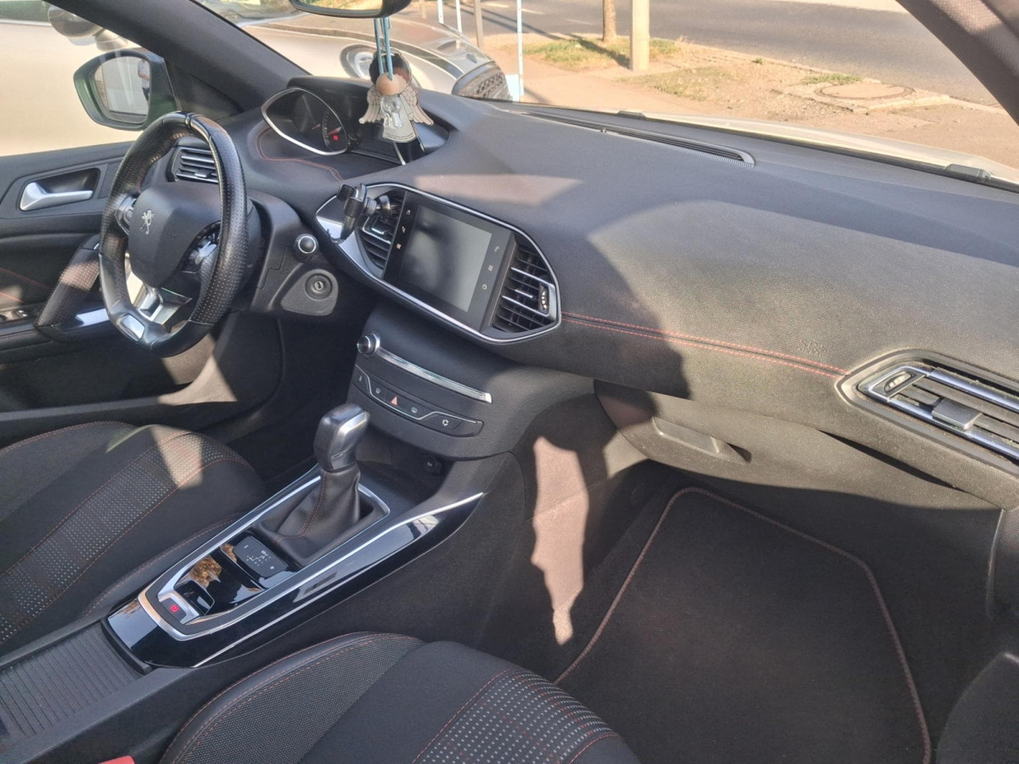 Peugeot 308 1.6 HDI SW GT-LINE BOITE AUTO *GARANTIE 36 MOIS* (2018) - Photo 4