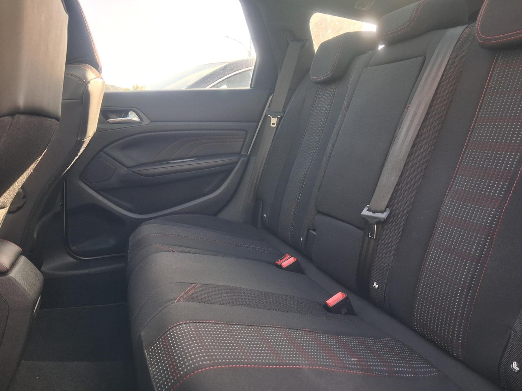 Peugeot 308 1.6 HDI SW GT-LINE BOITE AUTO *GARANTIE 36 MOIS* (2018) - Photo 7